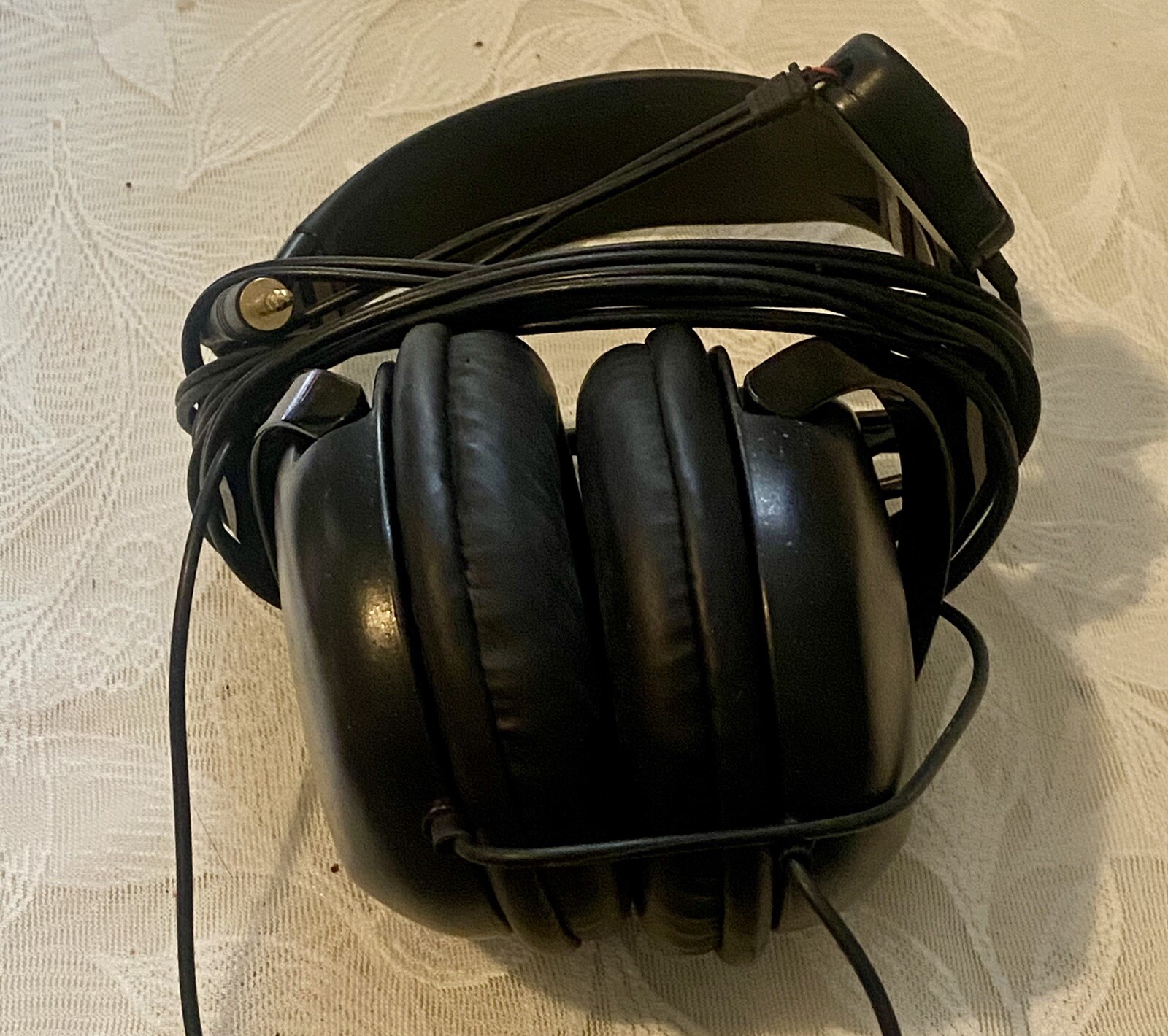 Labtec Black Headphones Elite-825 Over The Ear Corded Minor Damage Cushioned