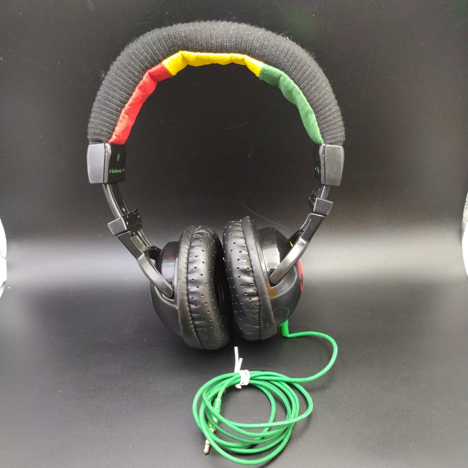 Skullcandy 2010 Hesh Headphones Shattered Rastacosmetic details.