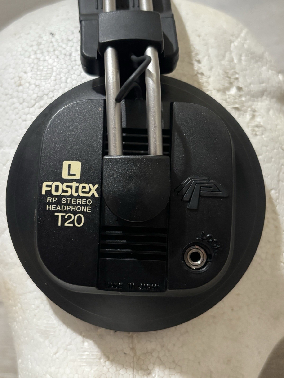 Fostex T20 Professional Studio Headphones WORKING – (NEED EAR-PADS AND WIRE)