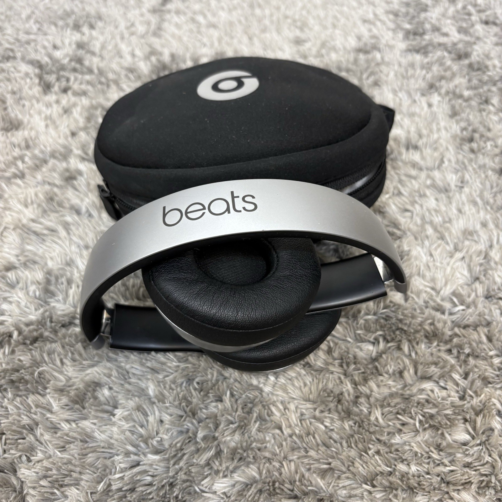Beats by Dre B0534 Solo 2 Wireless Bluetooth On-Ear Headphones ~ TESTED & WORKS!