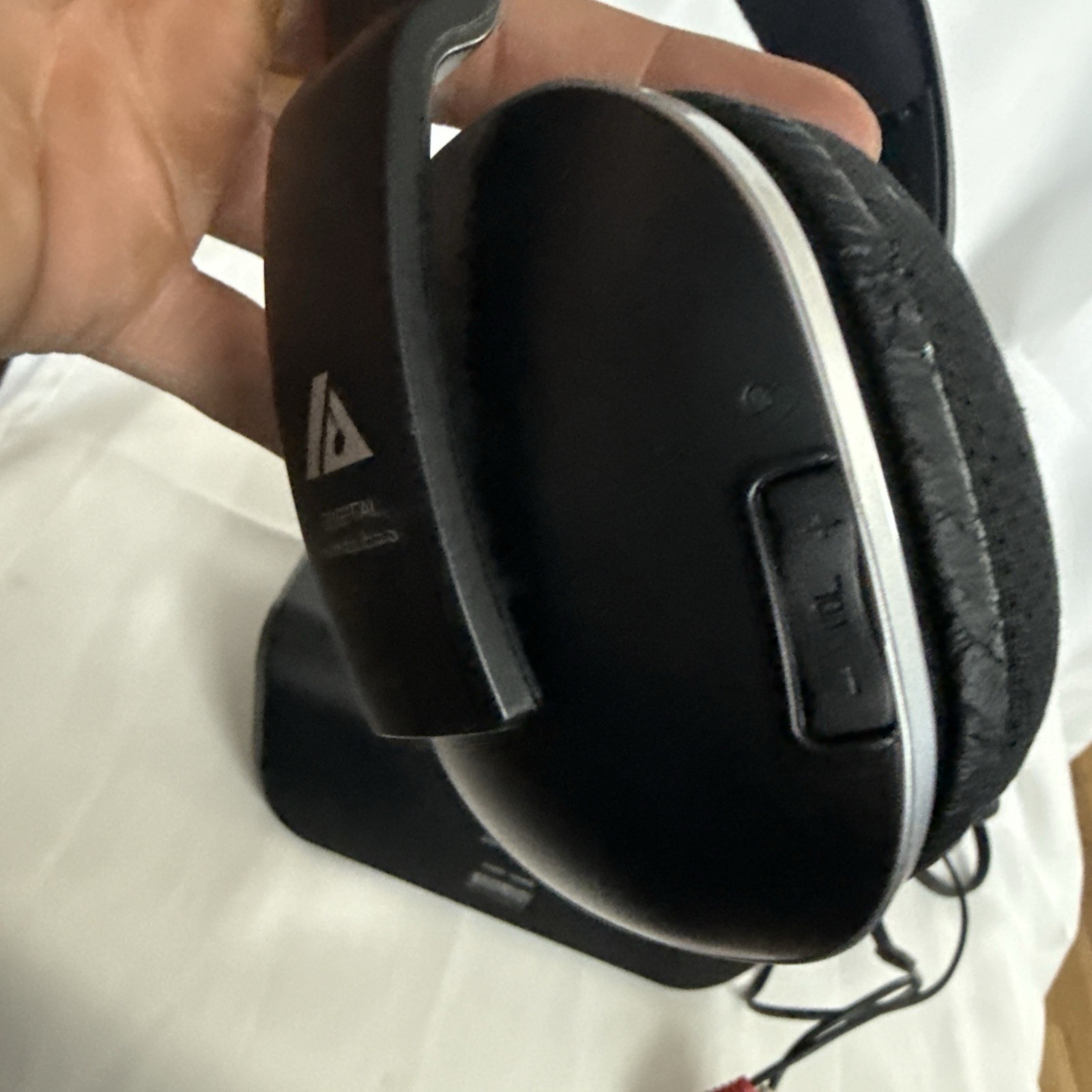 Artiste ADH300 Wireless TV Headphones 2.4GHz Rechargeable with Dock & Audio Cord