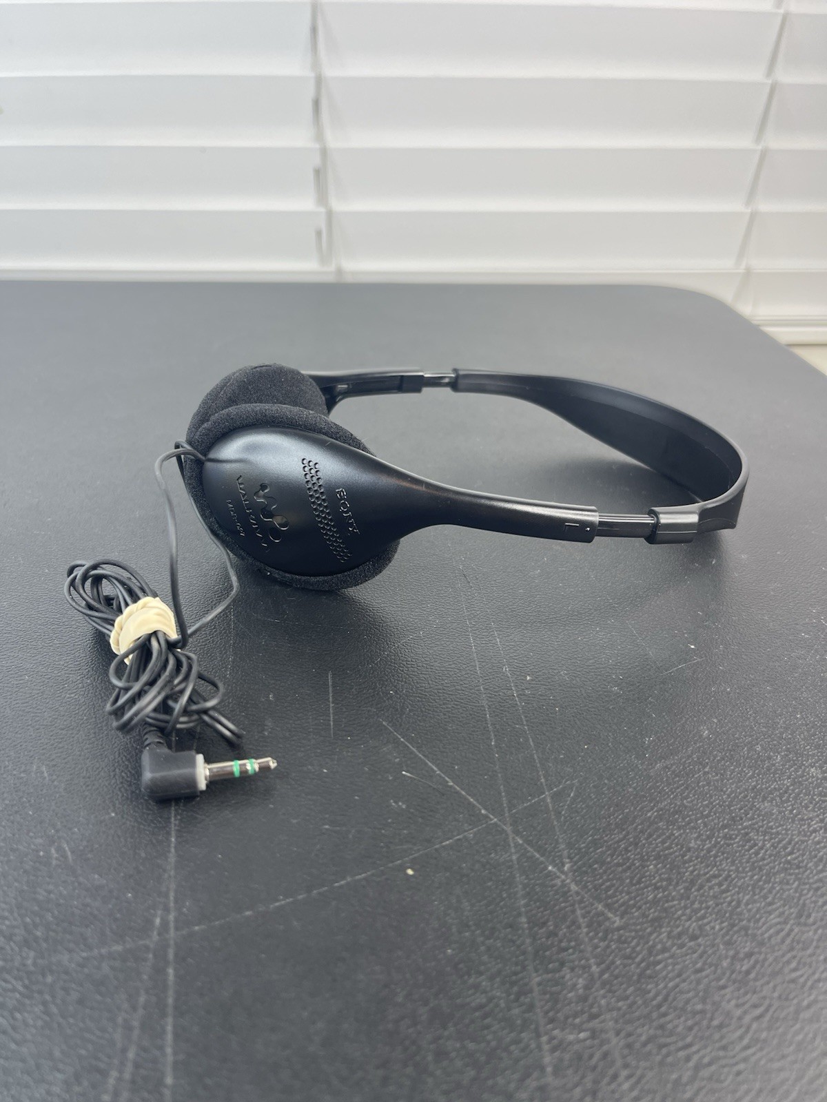 Vintage Sony Walkman MDR-027 Adjustable Headphones Ear Pads Need Replaced