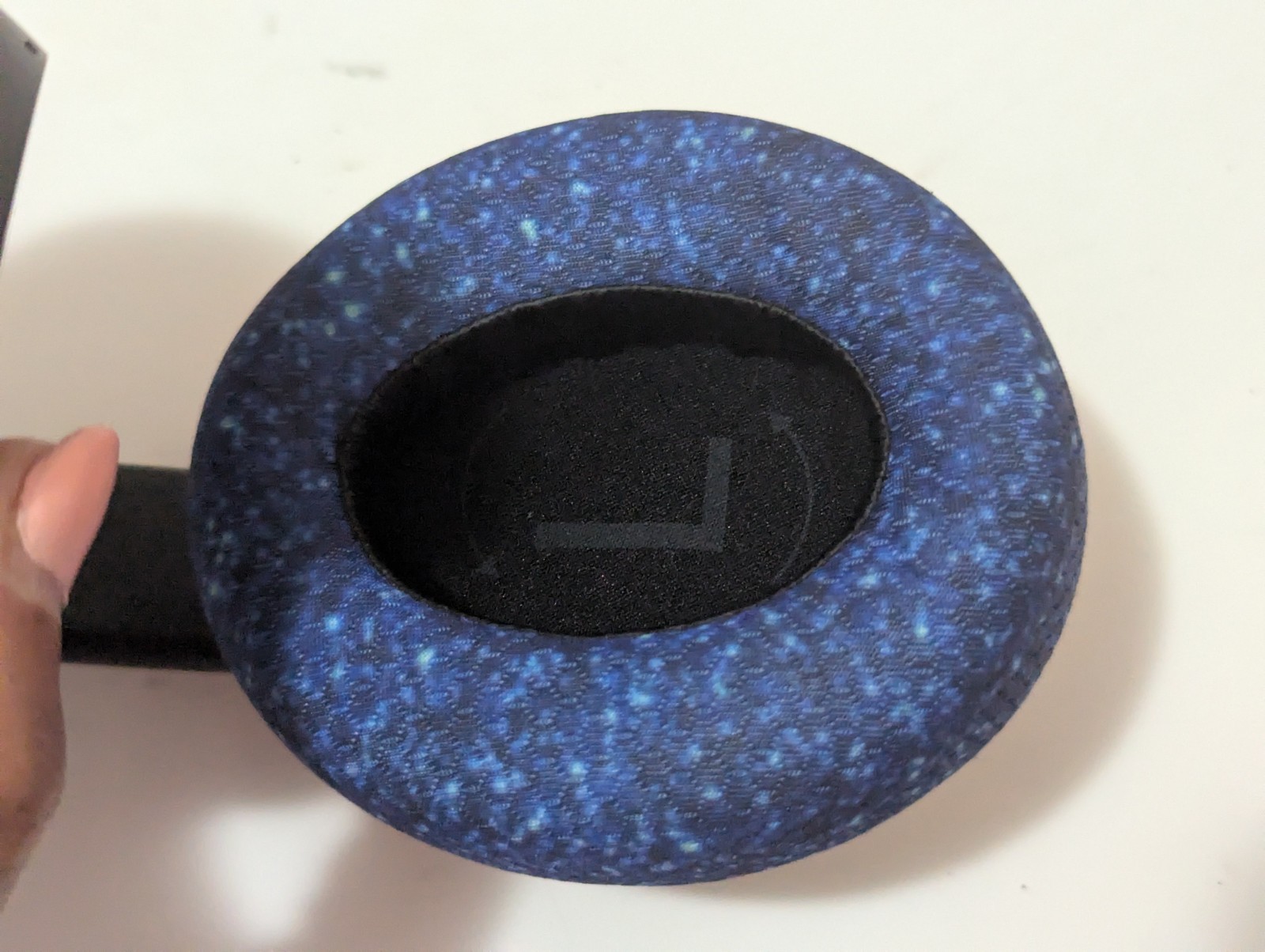 Headphone Raycon The Fitness Bluetooth Over-Ear Headphones Cobalt Blue Ear Pads.
