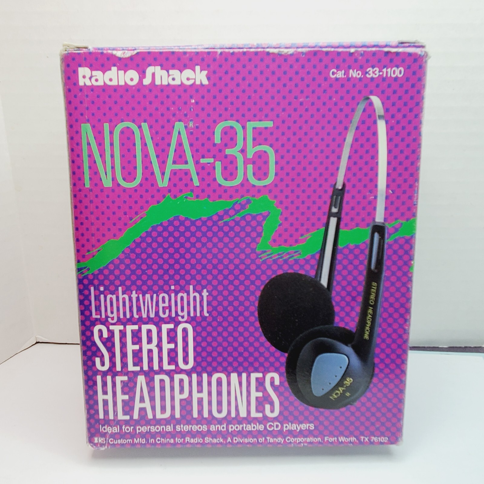New Radio Shack Nova 35 Lightweight Stereo Headphones 33-1100 Gold Plated 3.5 mm