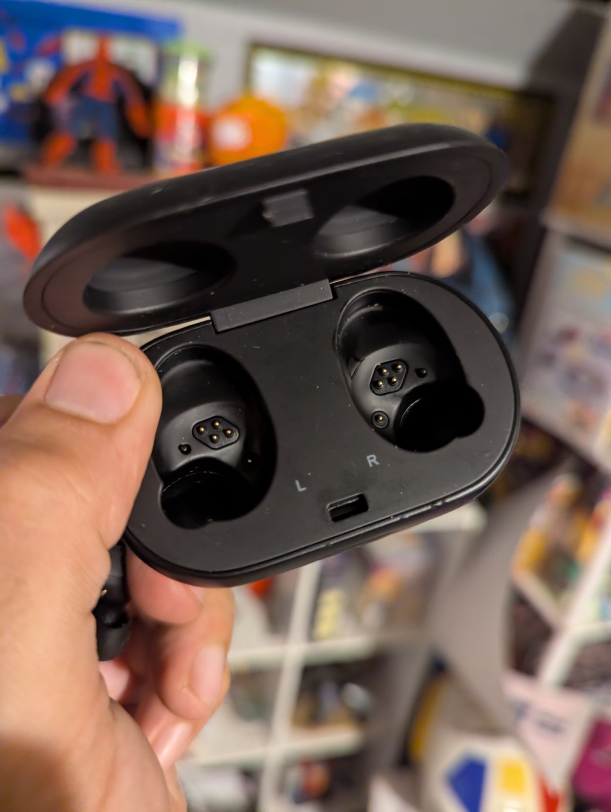 Samsung Gear IconX 2018 Bluetooth In-Ear Fitness Earbuds Mic, Case Black – Works