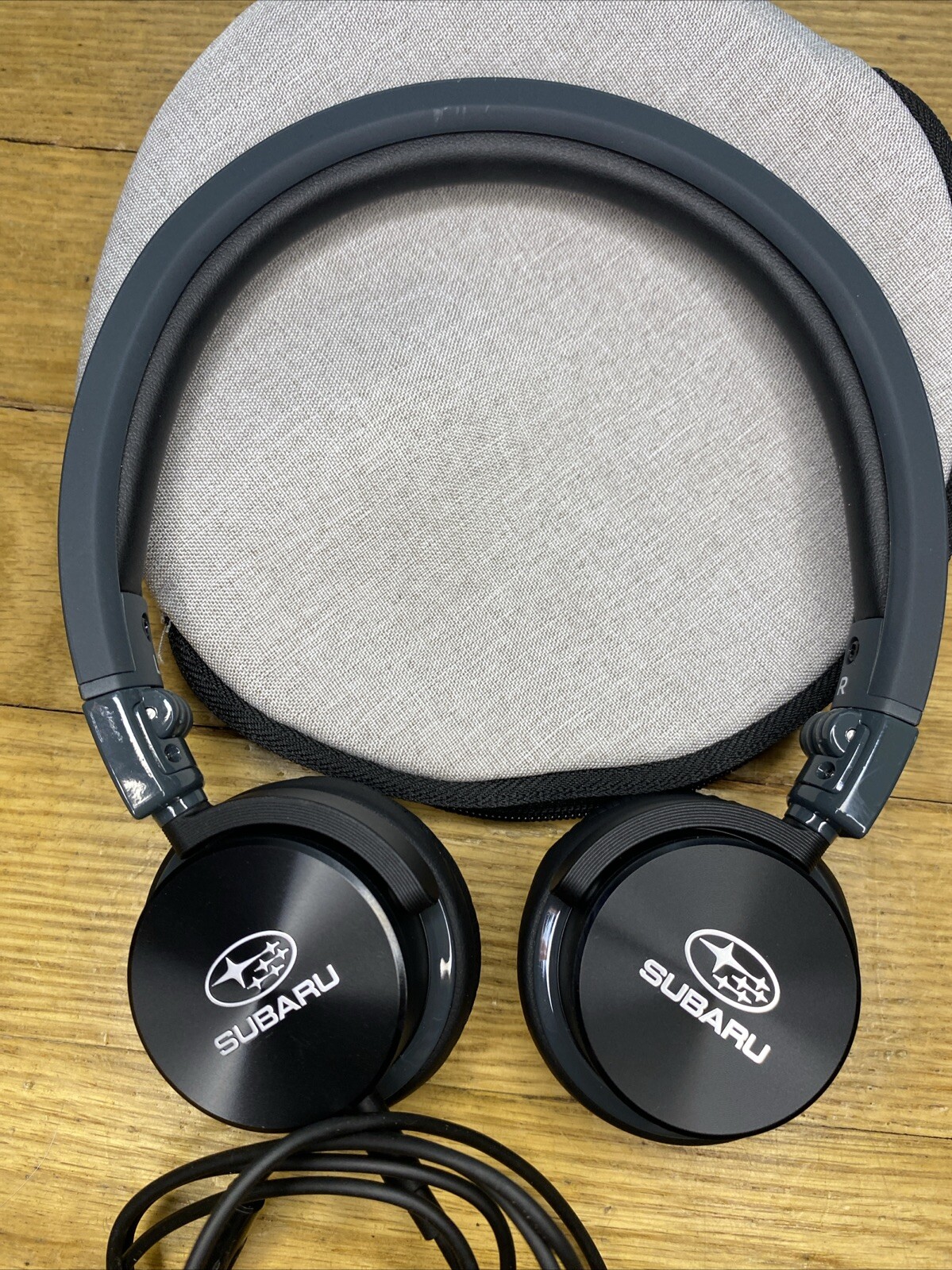 Harmon/Kardon Subaru Headphones Foldable (on the ear) W/ Carry Bag.