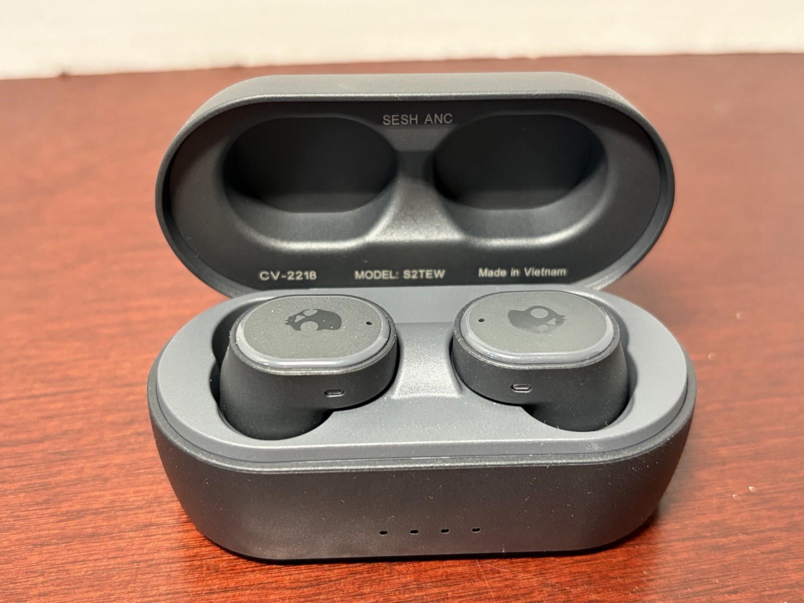 Skullcandy Sesh ANC In Ear Wireless Headphones Charging Cord Black S2TEW CV-2218