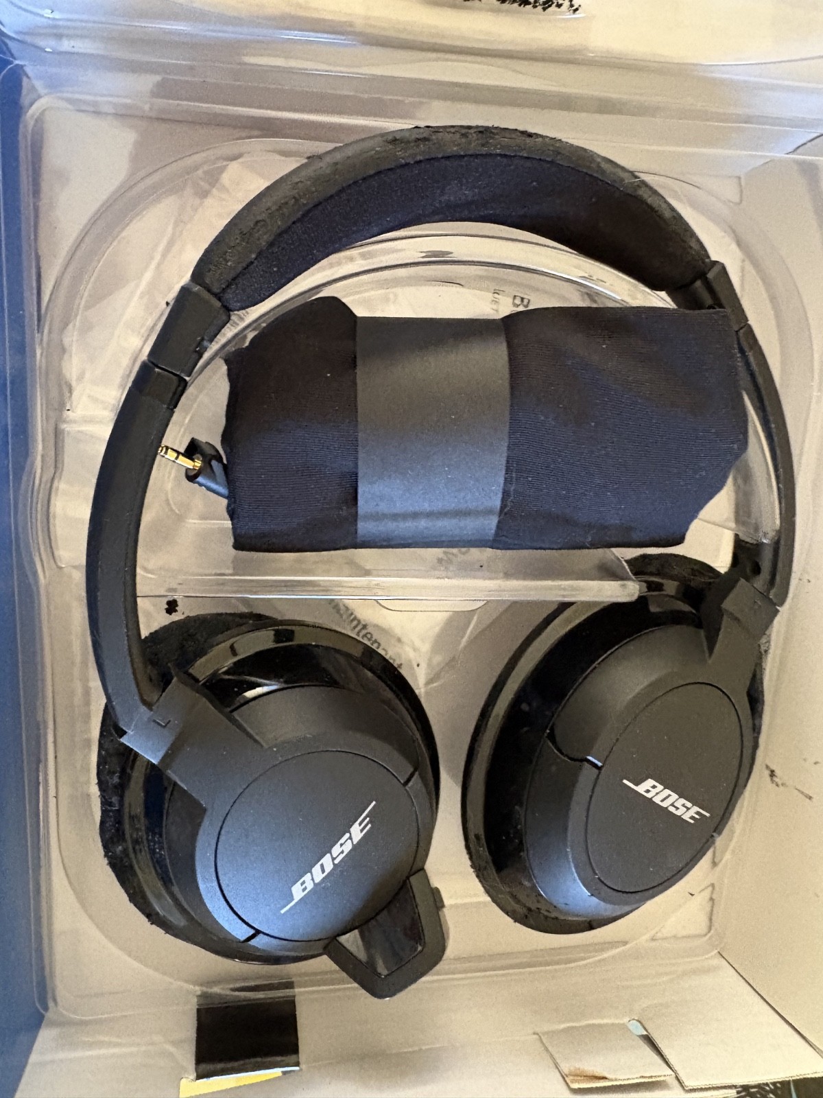 BOSE NOISE CANCELING OVER EAR HEADPHONE USED in BOX WIRELESS BLUETOOTH AE2w