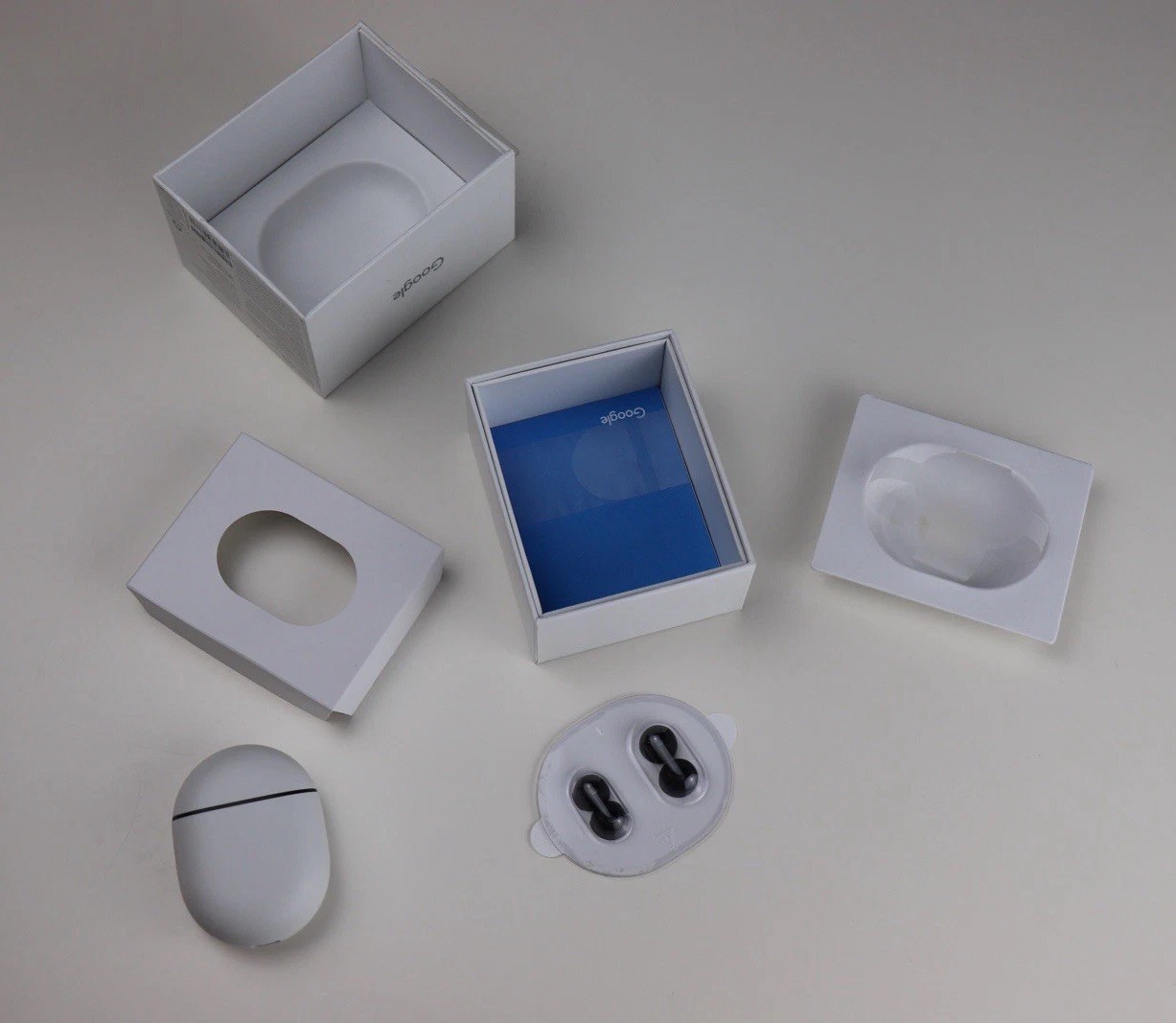 Google Pixel Buds White Bluetooth In-Ear Earbuds w/ USB-C Case READ