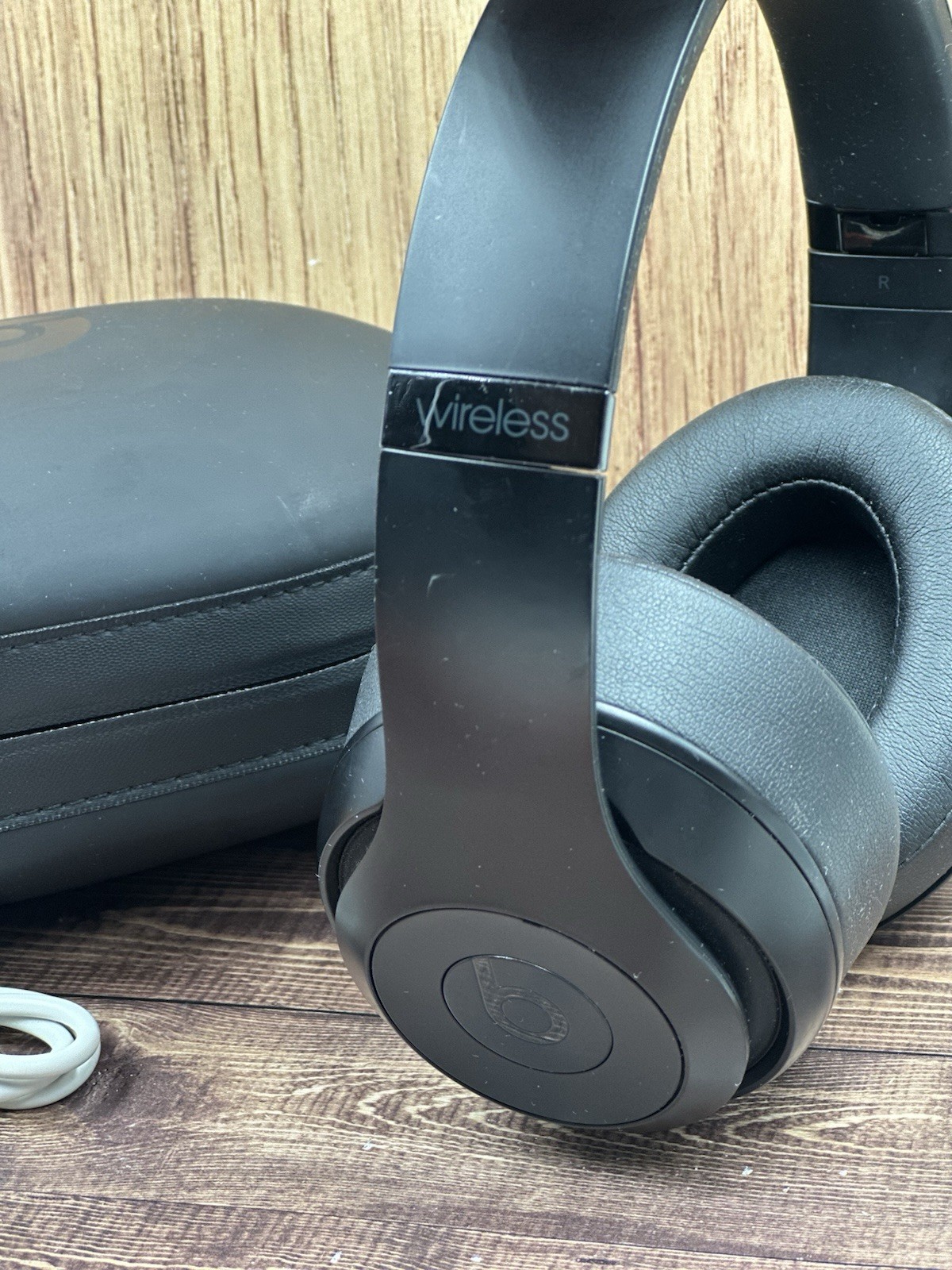 Beats Studio3 Wireless Headphones – Matte Black Studio 3 W/ Case & Cord- VG
