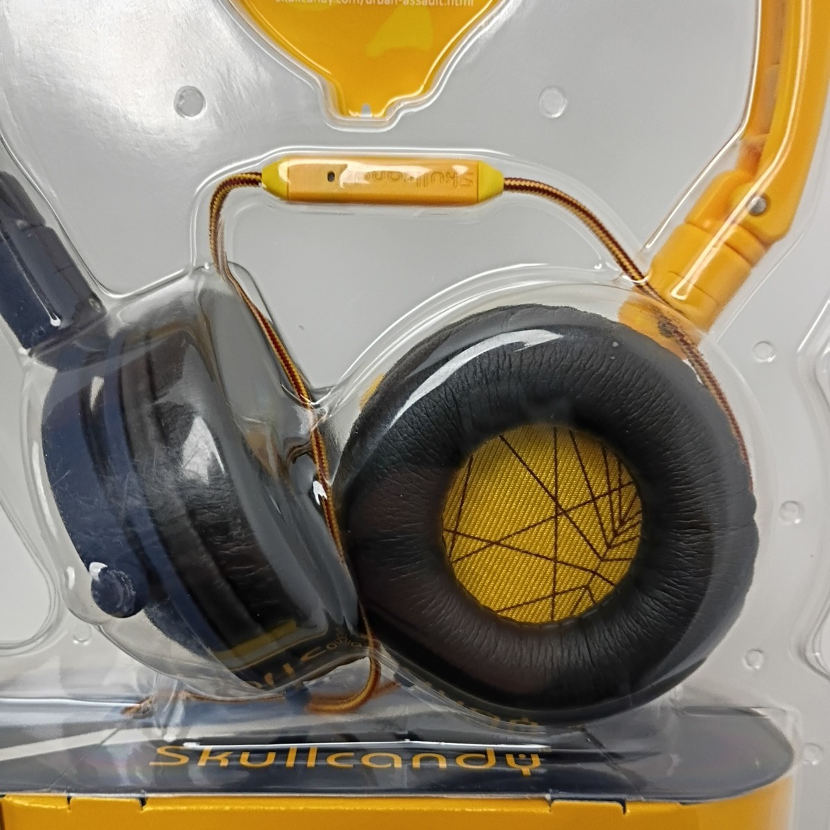 Skullcandy Lowrider On Ear Headphones 40mm New Sealed Yellow