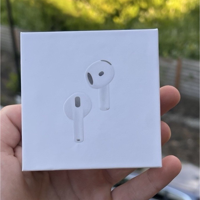 Apple AirPods 4 White Active Noise Cancellation Wireless In-Ear Earbuds
