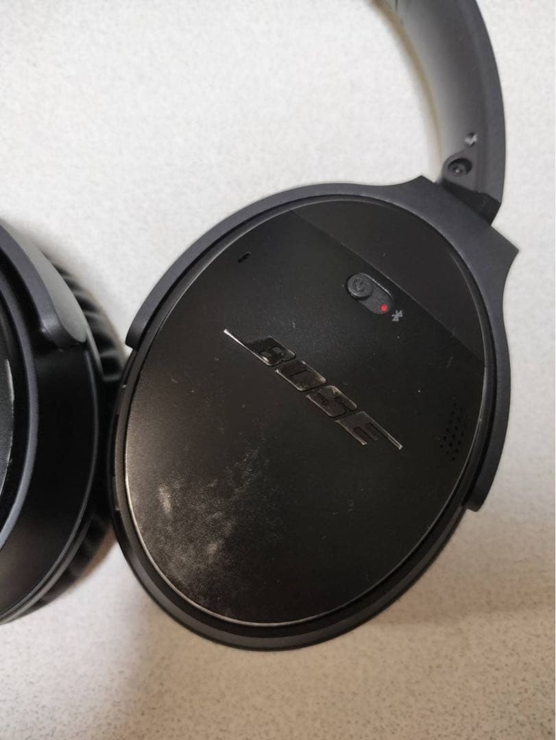 Bose QuietComfort 35 Wireless Headphones Color Black With Hard Case Used