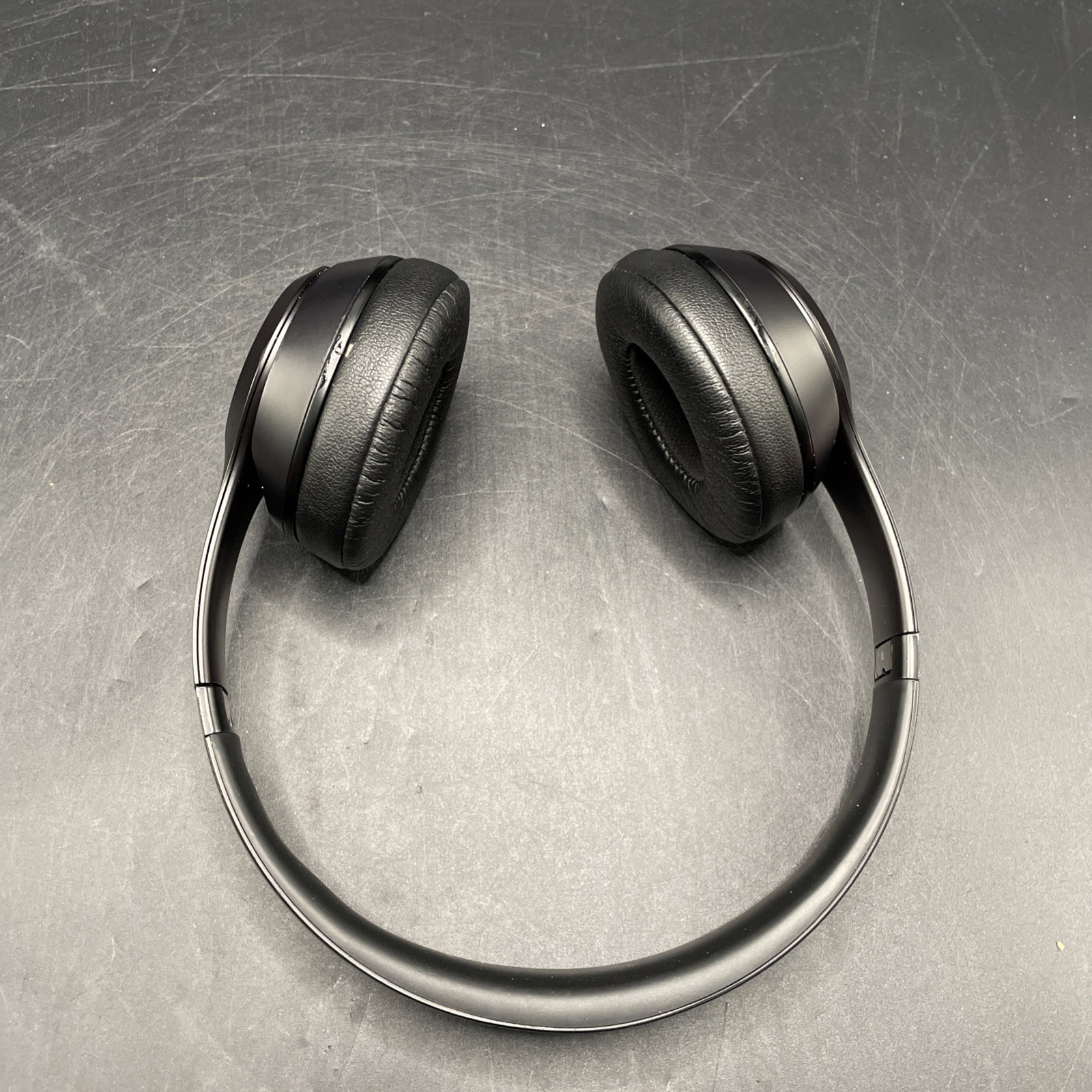 Beats by Dr. Dre Solo3 Wireless On-Ear Headphones Gloss Black A1796