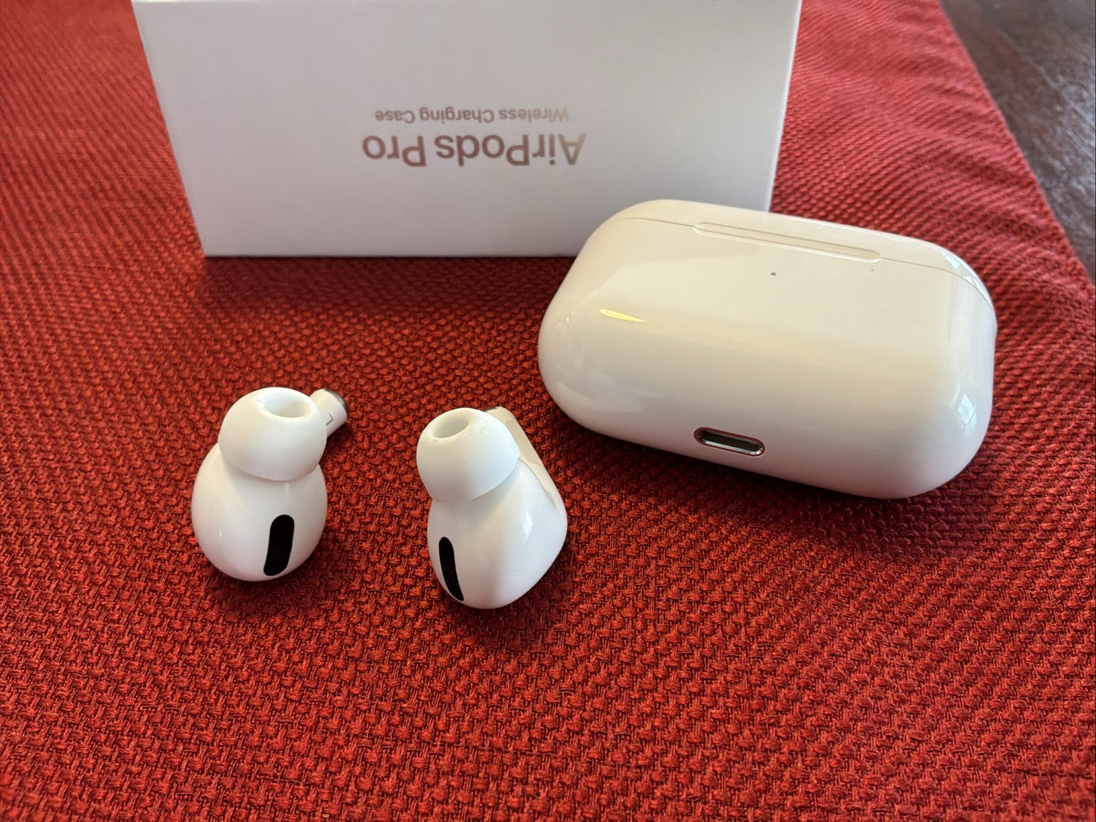 Apple AirPods Pro 1st Gen Wireless Earbuds with Box And Charging Case FOR PARTS