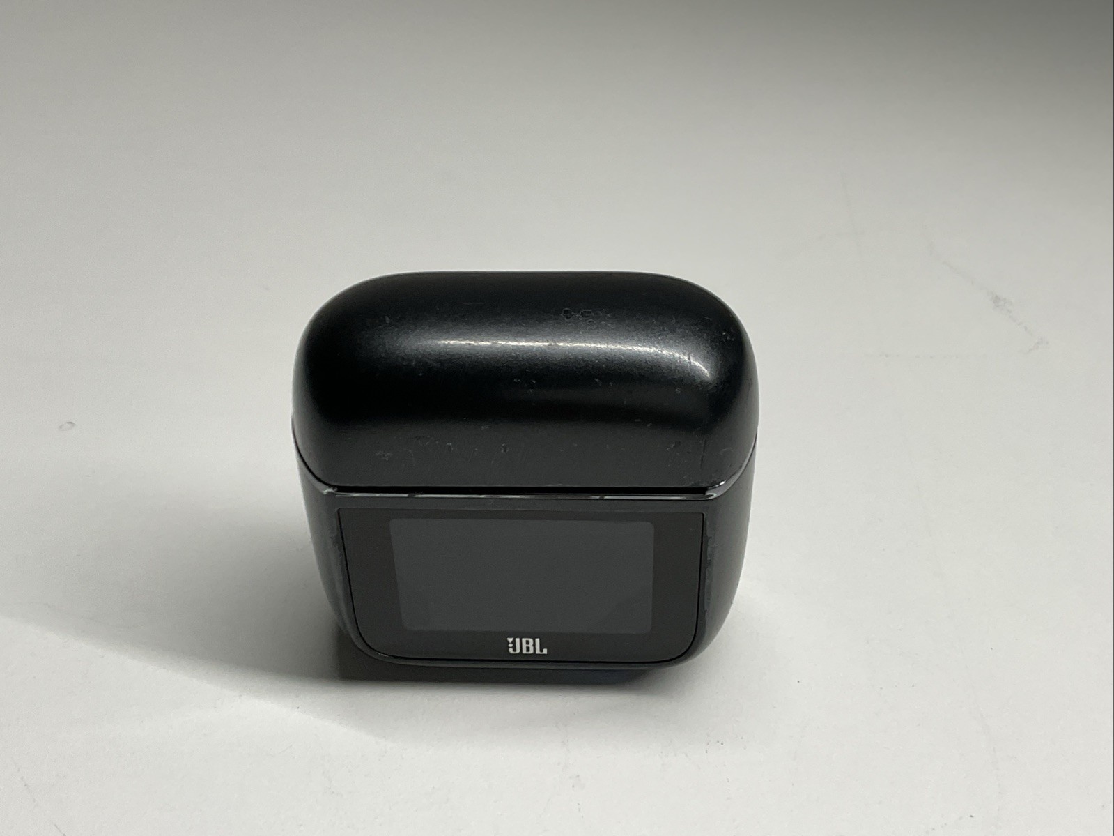 JBL Tour Pro 3 Replacement Charging Case Charger . BROKEN SCREEN