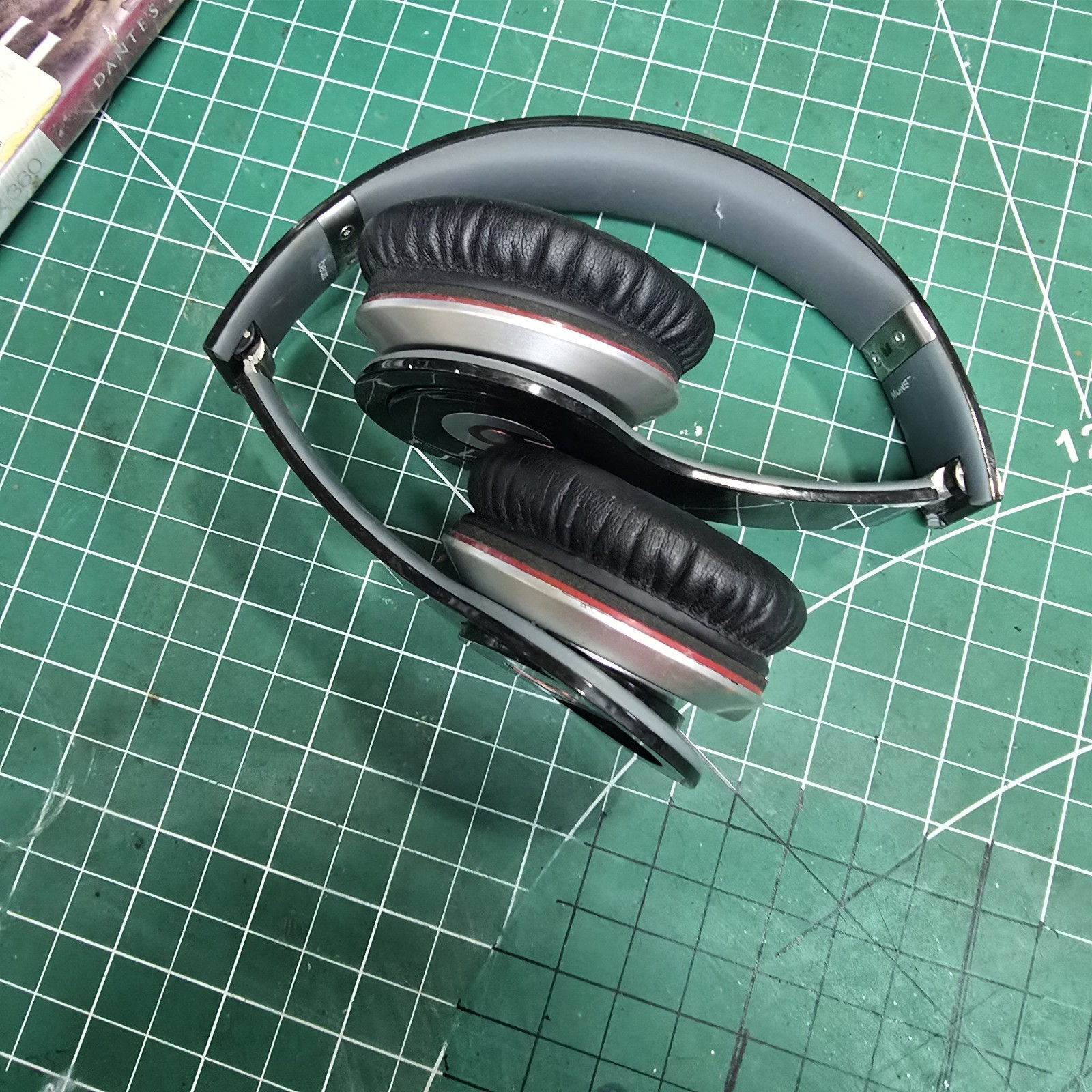 Beats By Dr Dre Monster Solo Hd Black Red And Gray Head Phones