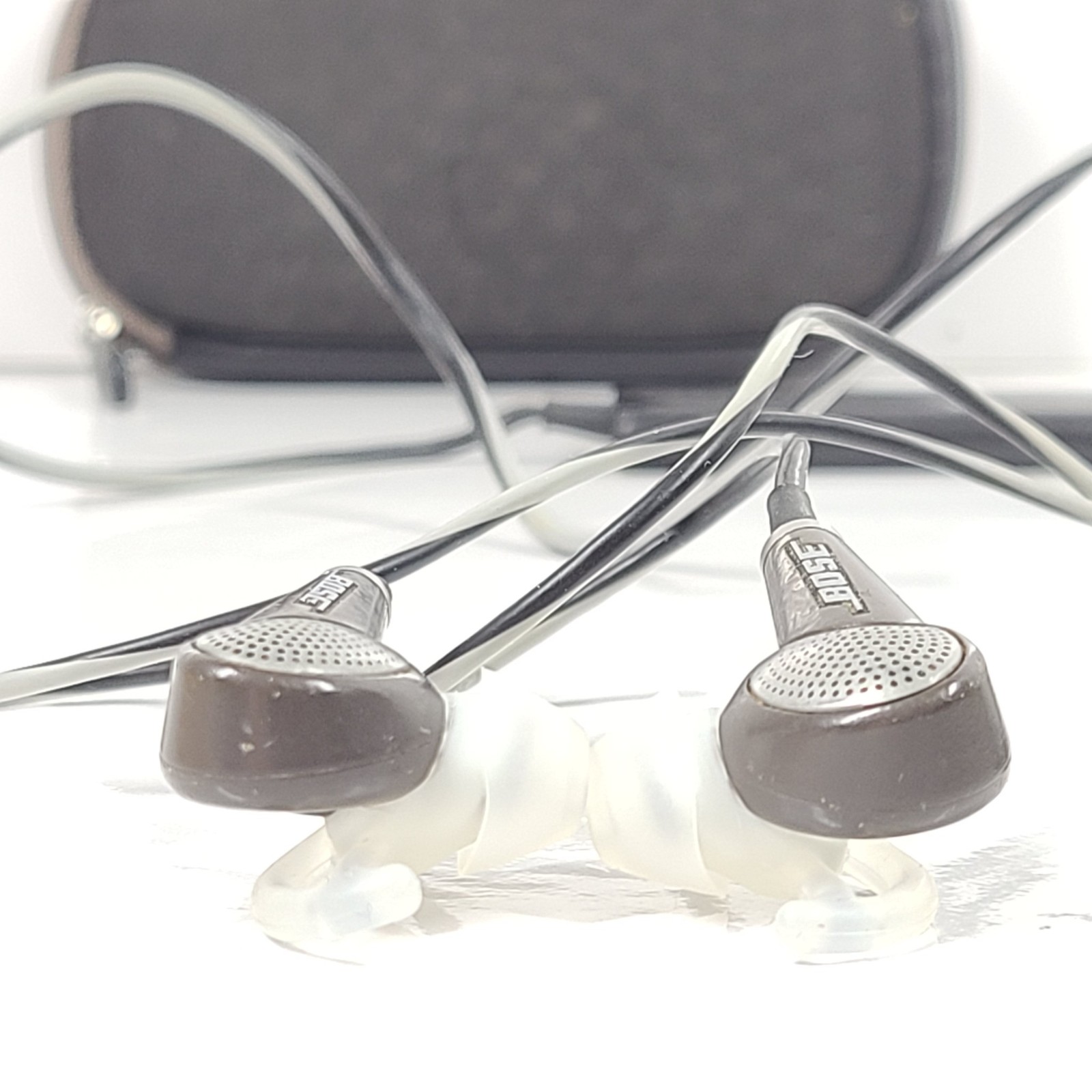Bose QC20i QuietComfort 20i Apple Noise-Cancelling Earbuds – Gray/Brown V1