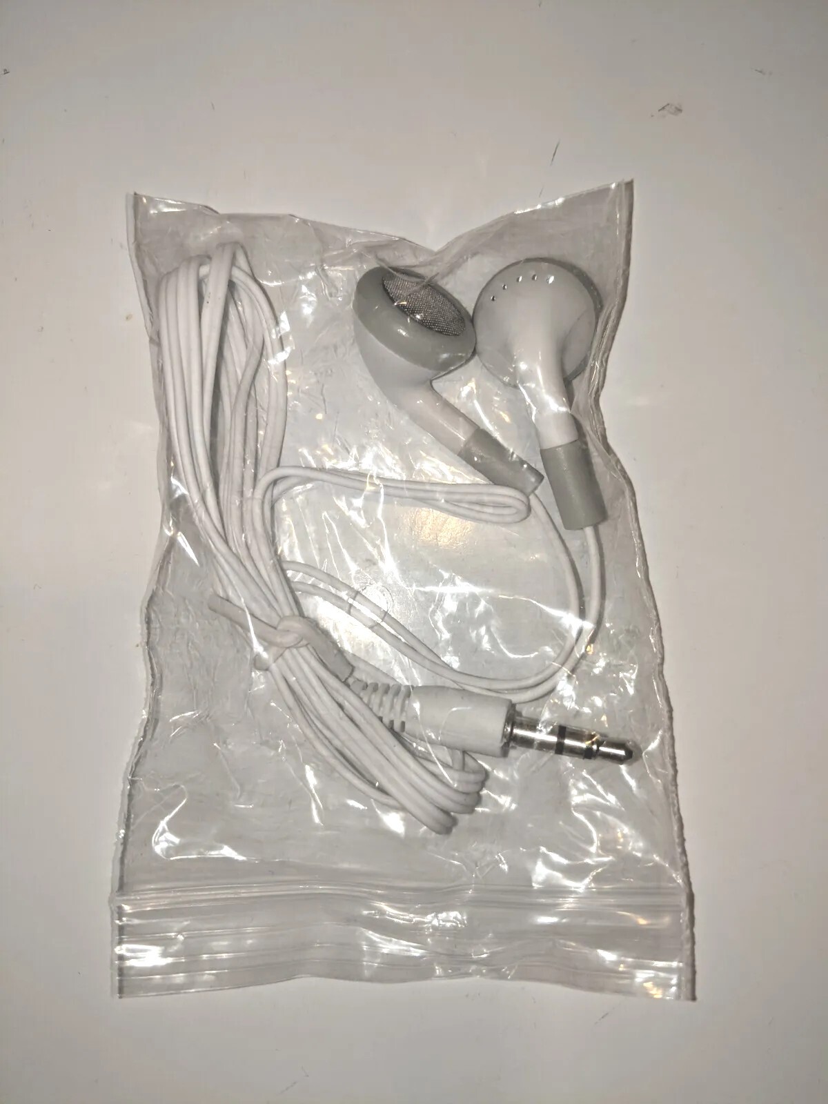(4) Classic In Ear Buds Wired Headphones 3.5mm Jack Apple Samsung Android Nokia