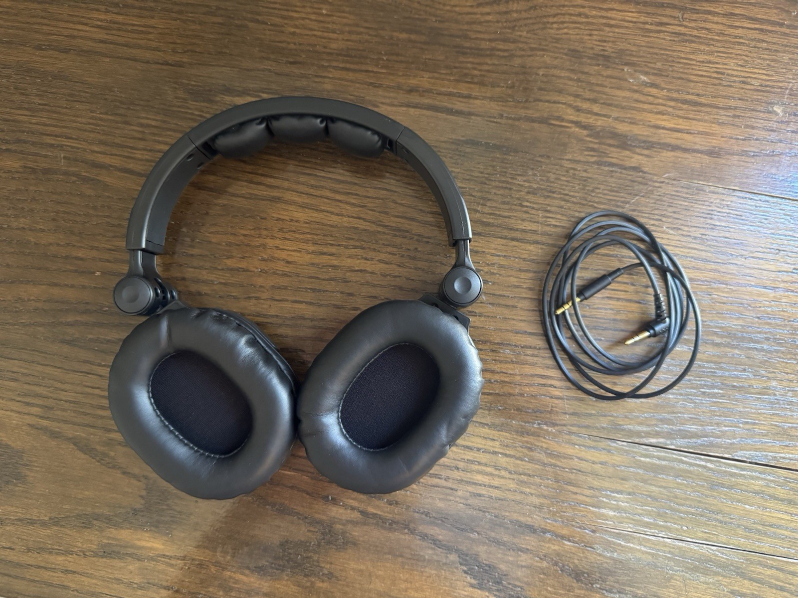 Monoprice Premium Hi-Fi DJ Style Over-the-Ear Pro Headphones
