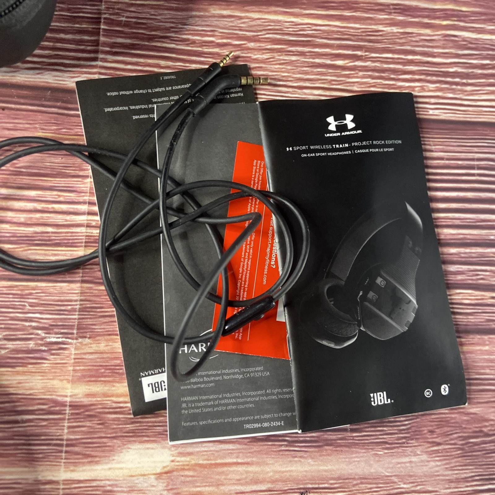 JBL Under Armour Sport Wireless Train Project Rock Edition Headphones White Blk