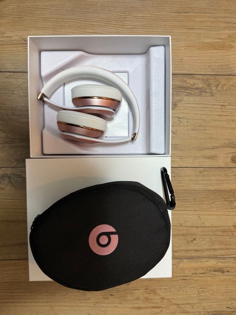 Beats Solo3 Wireless Headphones Rose Gold & White, with Case & USB cable