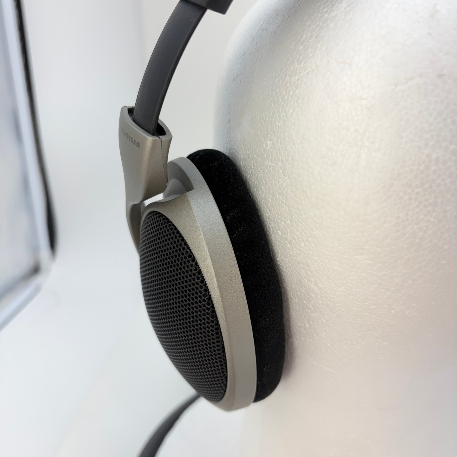 Sennheiser HD 555 Open Back Over Ear Audiophile Wired Headphones Gray Black