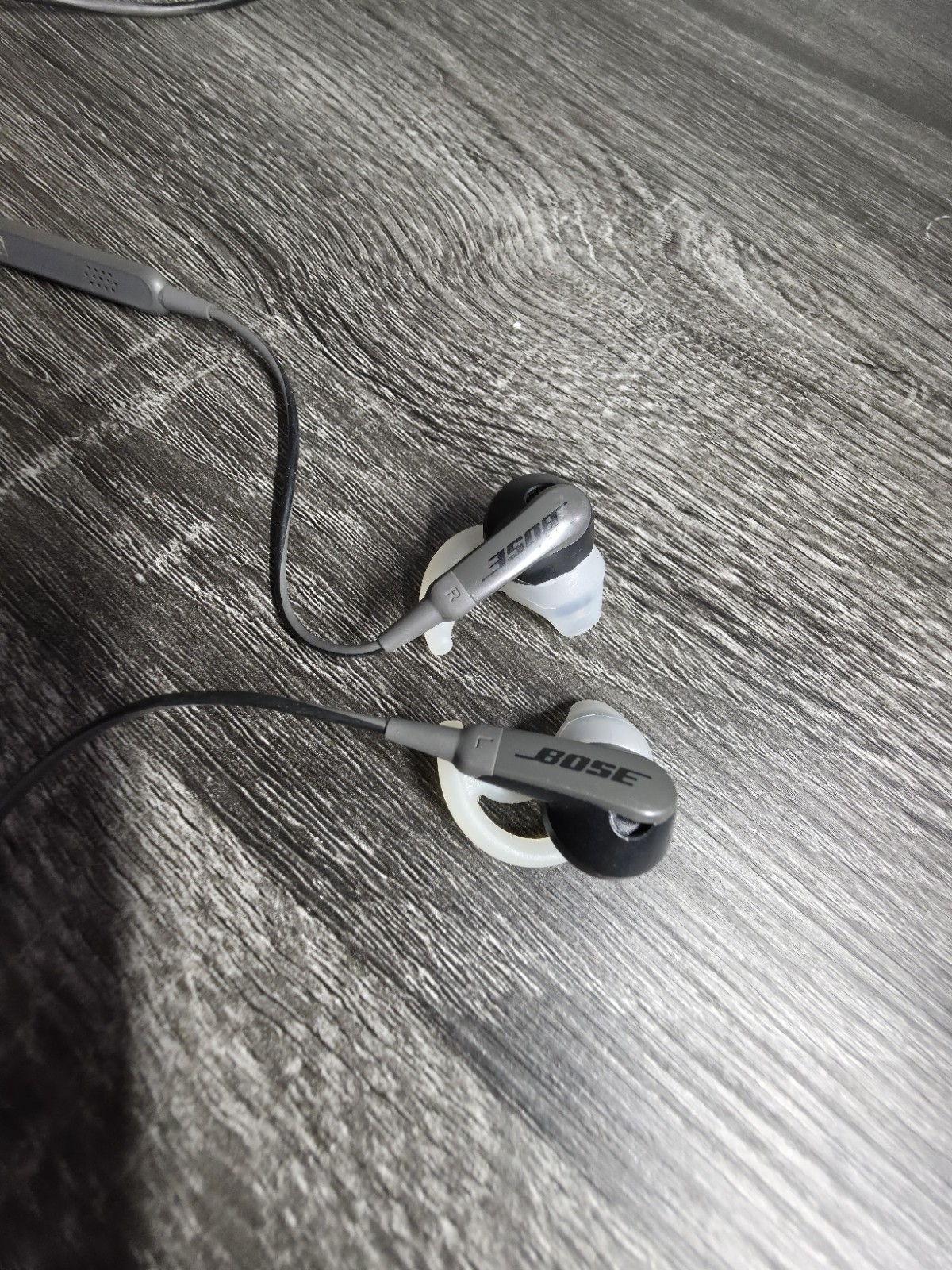 Bose SoundSport Wired 3.5mm Jack Earbuds In-ear Headphones Charcoal Blk Earbuds