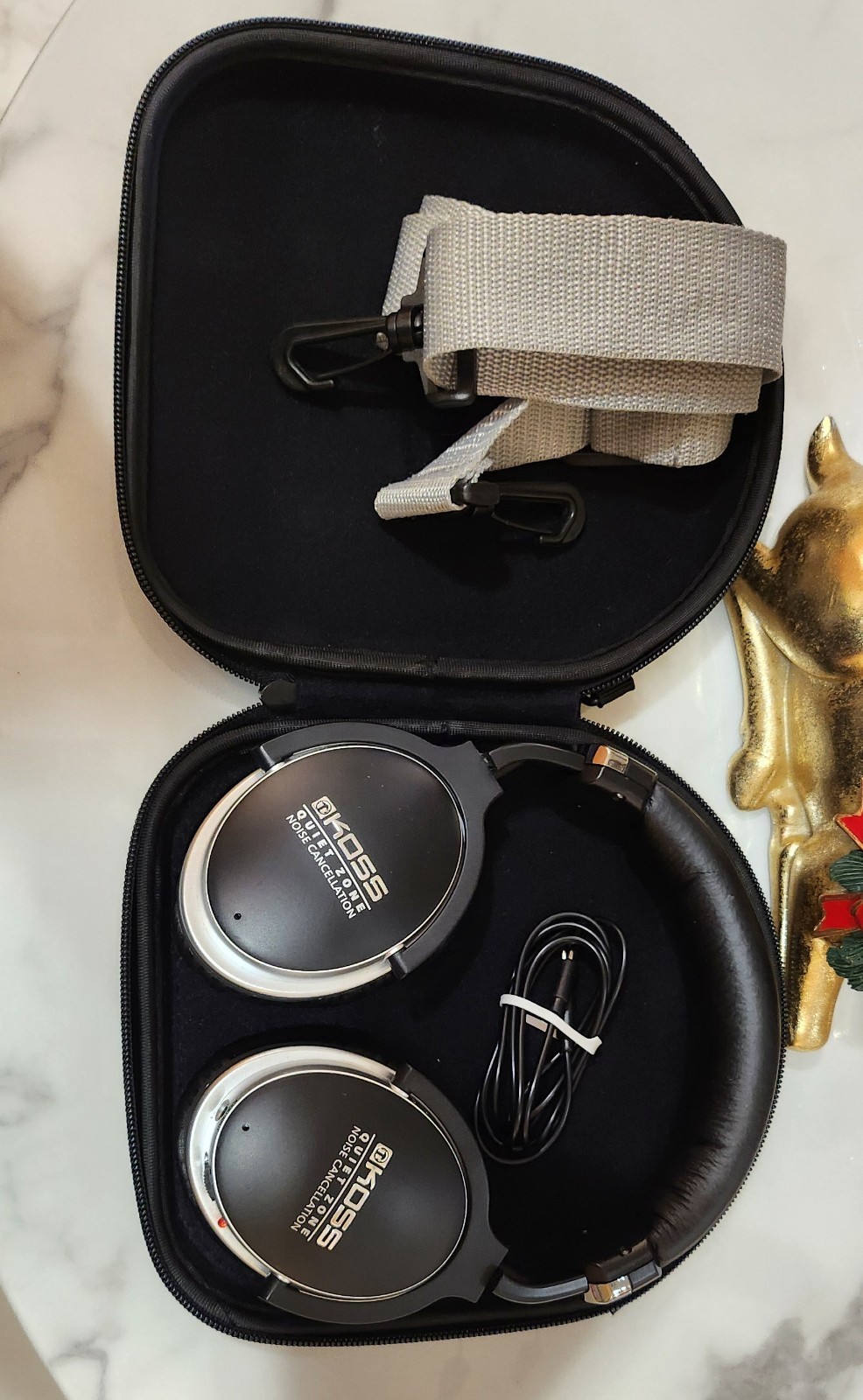 Koss QZ900 Noise Cancelling Over-Ear Headphones , with Cable Case Tested Working