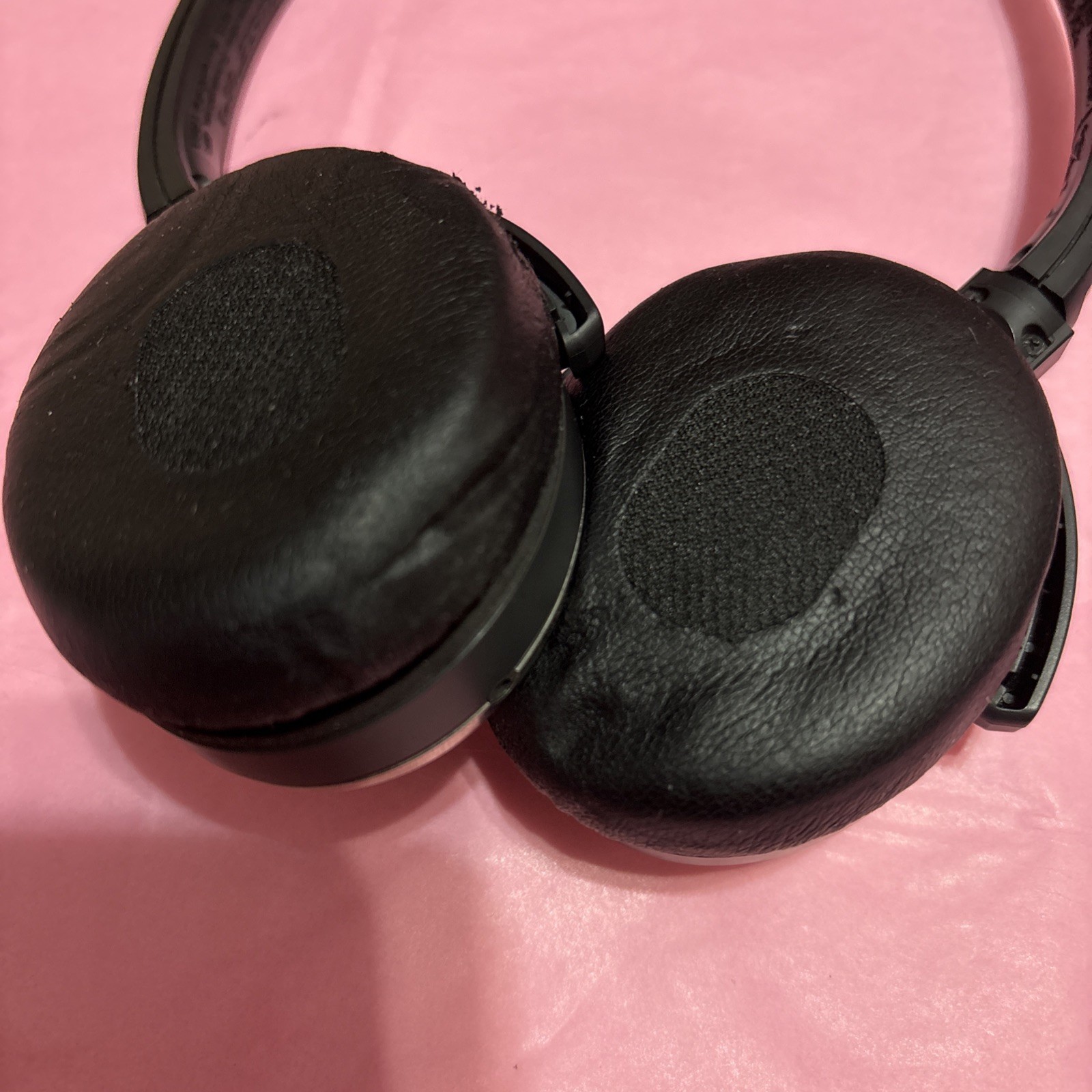 Bose QuietComfort 3 QC3 Noise-Cancelling Headphones, Black and Silver