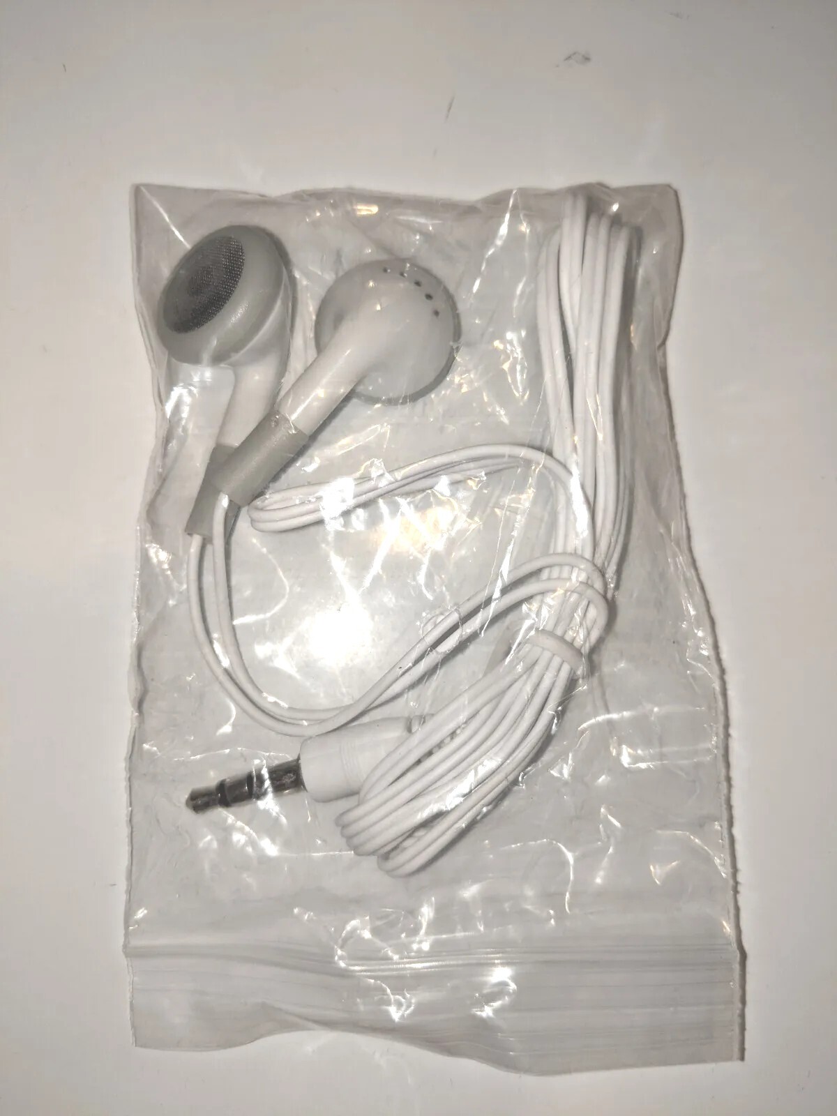 (4) Classic In Ear Buds Wired Headphones 3.5mm Jack Apple Samsung Android Nokia