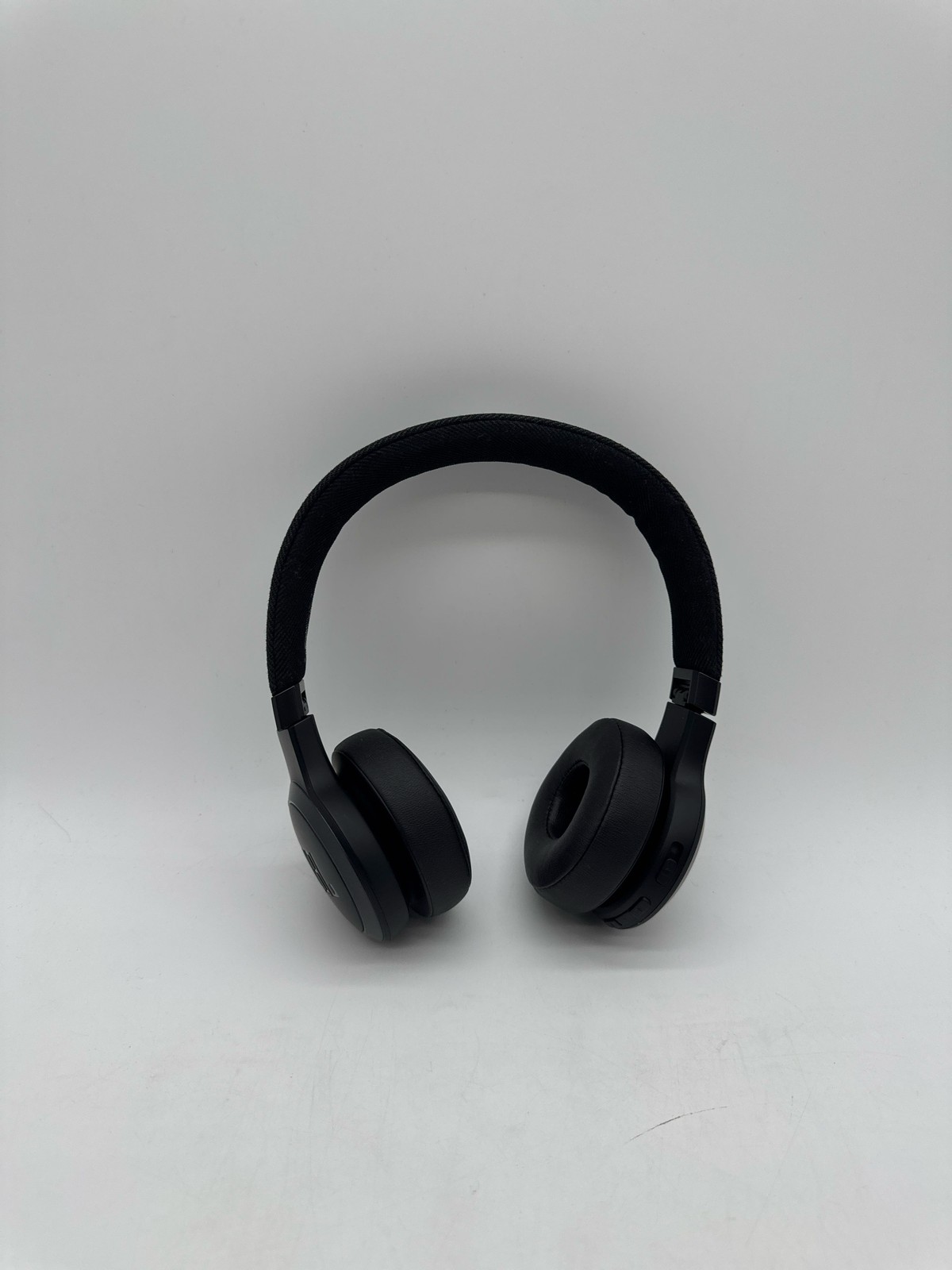JBL Live 675NC Wireless On-Ear Headphones Noise Cancelling BT 5.3 Black (2)
