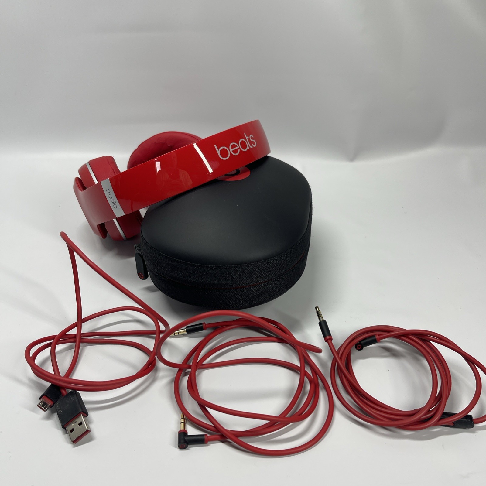 Beats by Dr. Dre Studio 2.0 Red Wired Headphones B0500 W/ case and 3 OEM cables