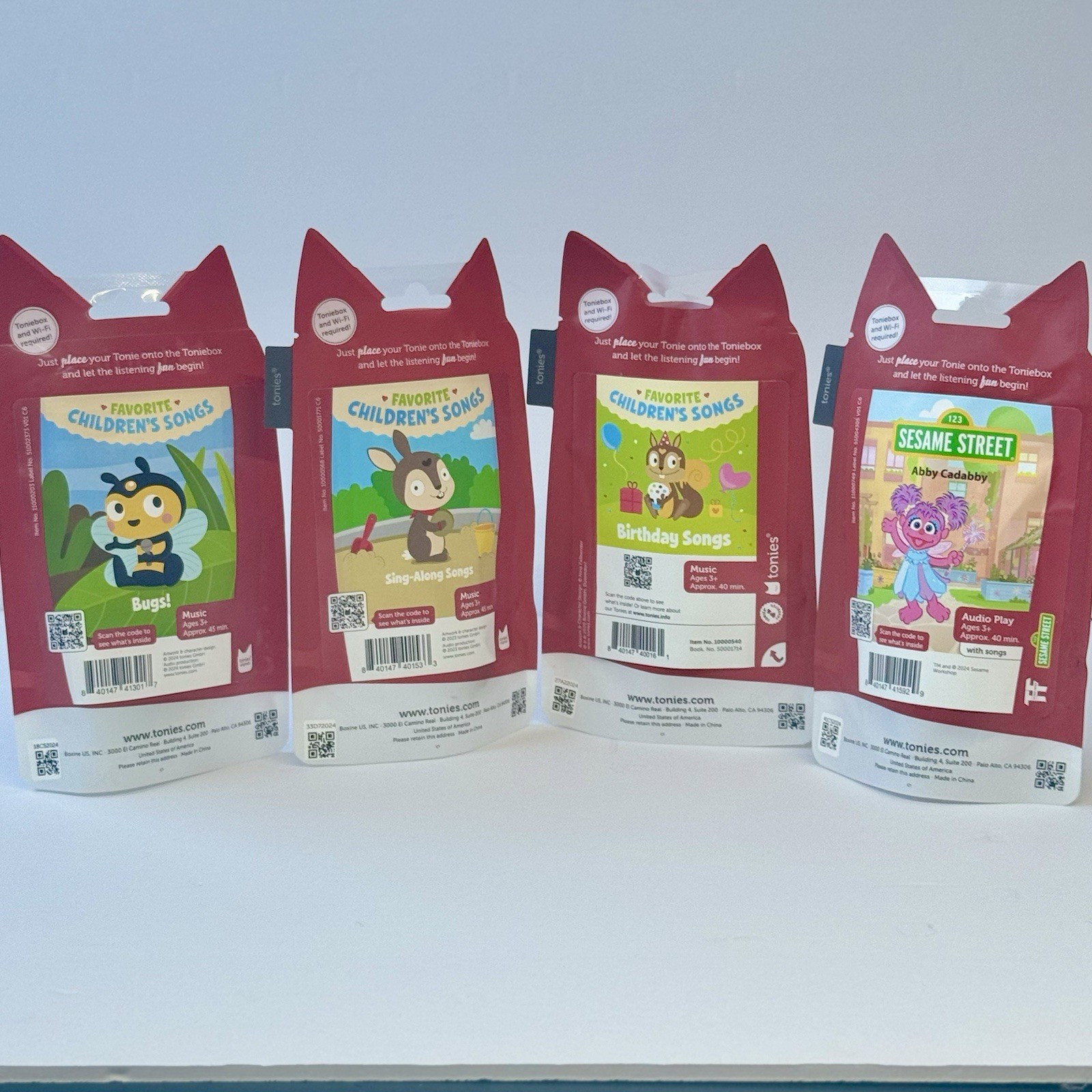 Light Blue Tonies Box PAW Patrol Skye + 4 extra figures+ Headphones Bundle-New
