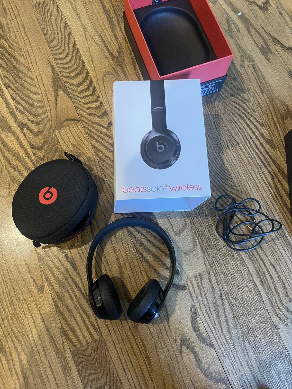 Beats by Dr. Dre Beats Solo3 Wireless On-Ear Headphones – Gloss Black A1796