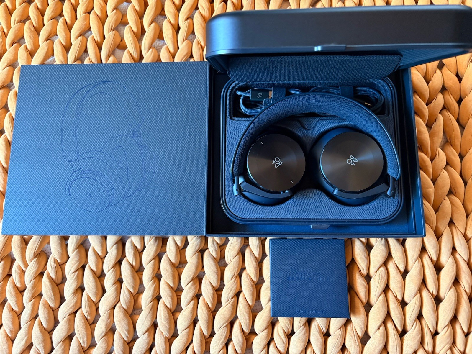 Bang & Olufsen Beoplay H95 Navy Blue Wireless Headphones with Case & Accessories