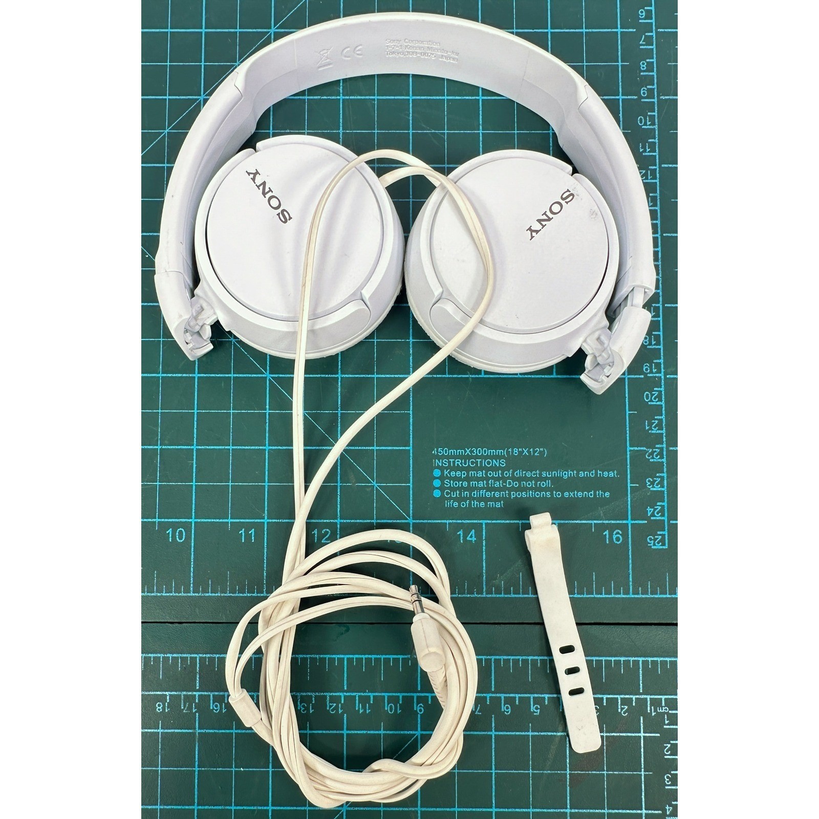 Sony MDR-ZX110 Wired On-Ear Headphones White 3.5mm Swivel Folding TESTED