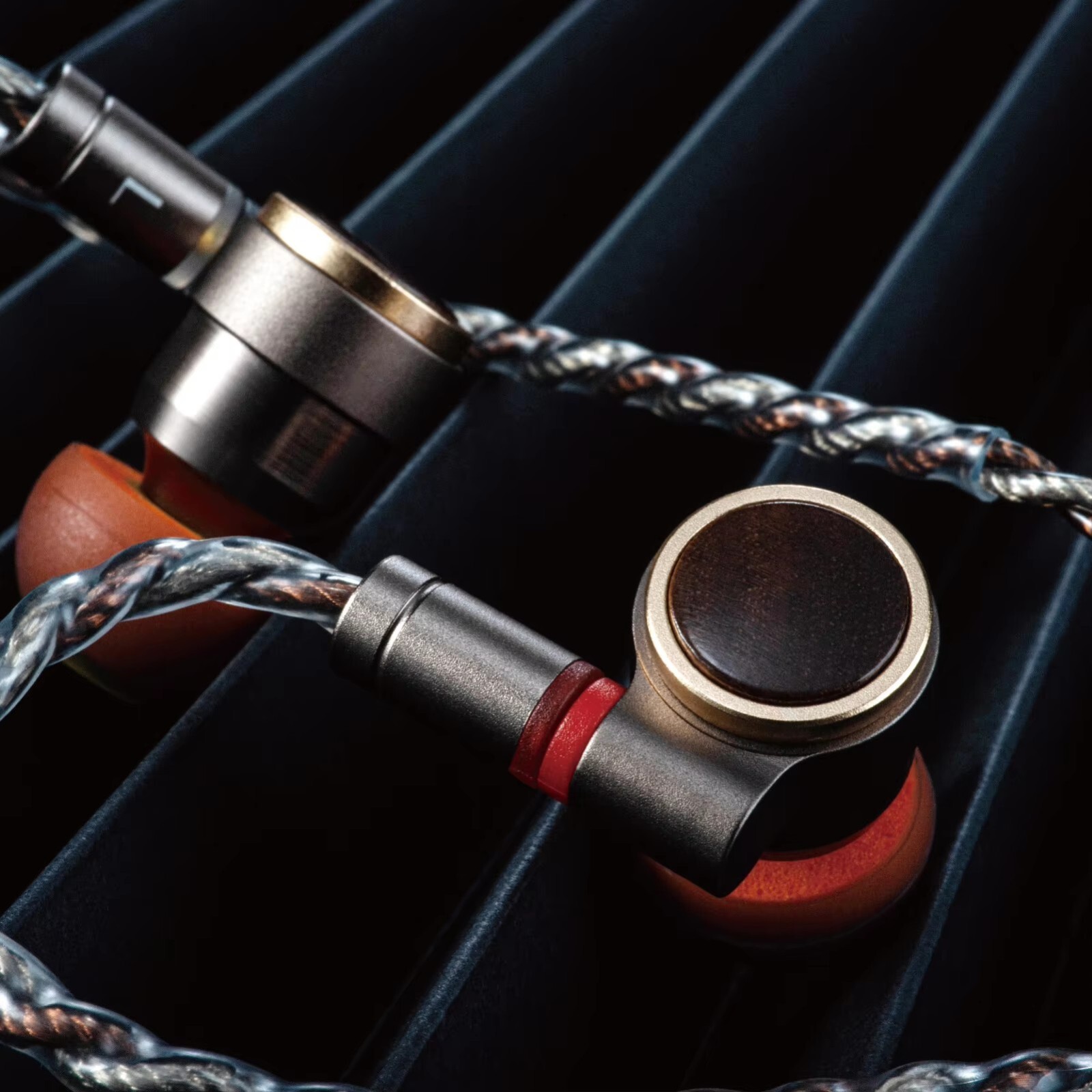 TinHiFi T4 Plus New Third-generation Carbon Nanotube Composite Diaphragm In-Ear