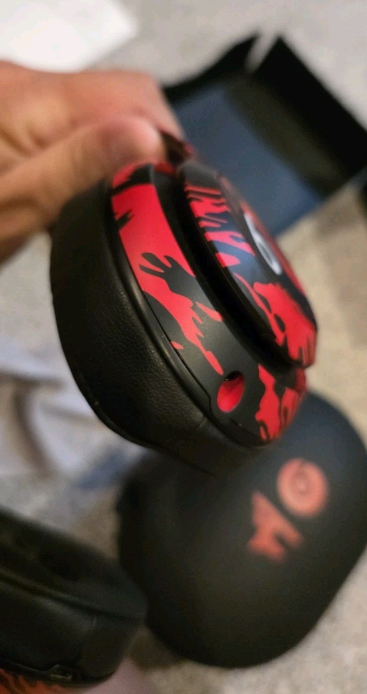 Beats Studio 3 Faze Clan Wireless Headphones Limited Edition Out of Stock RARE