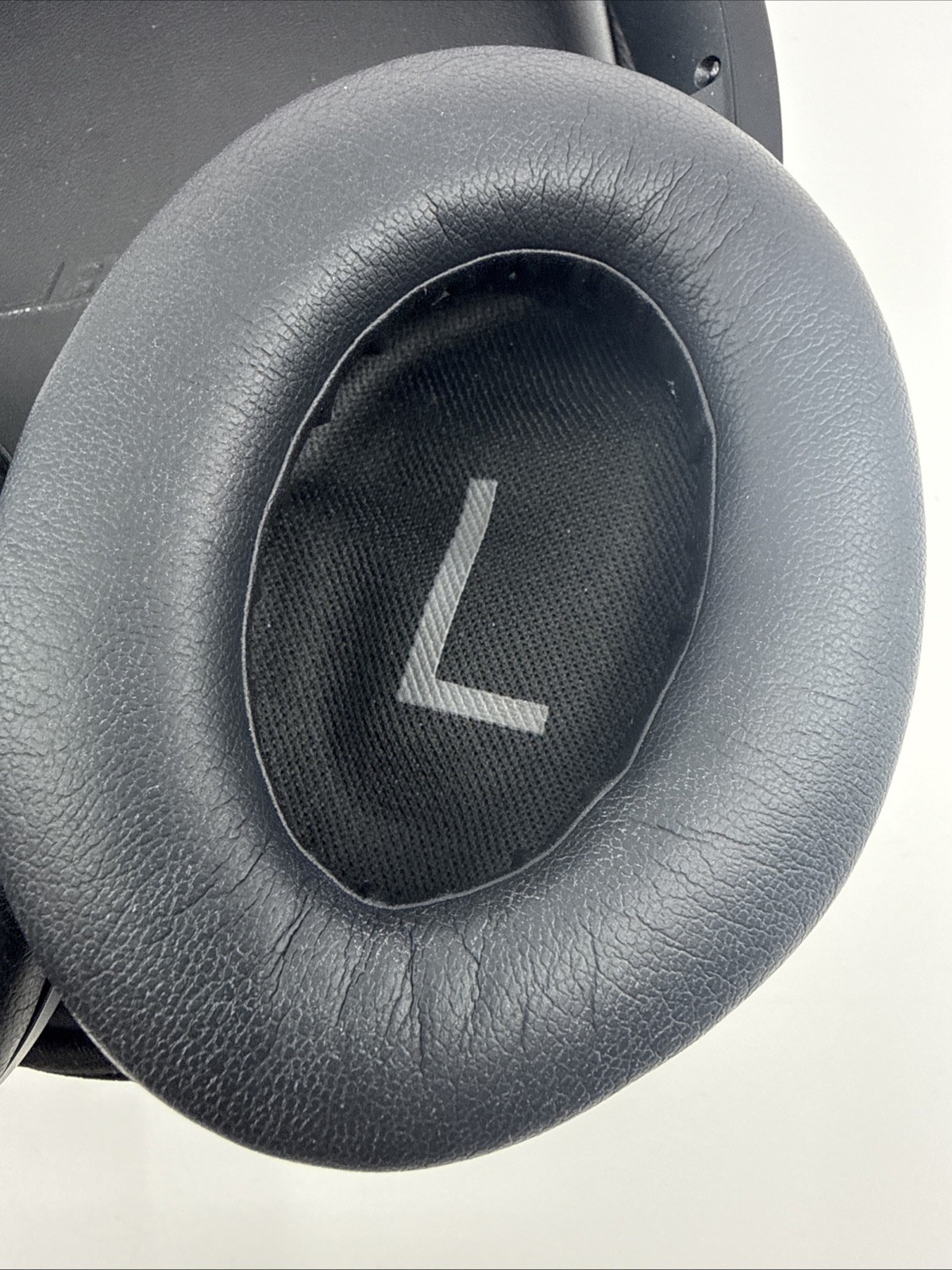Bose QuietComfort 45 Noise Canceling Bluetooth Headphones – Black 437310 + Case