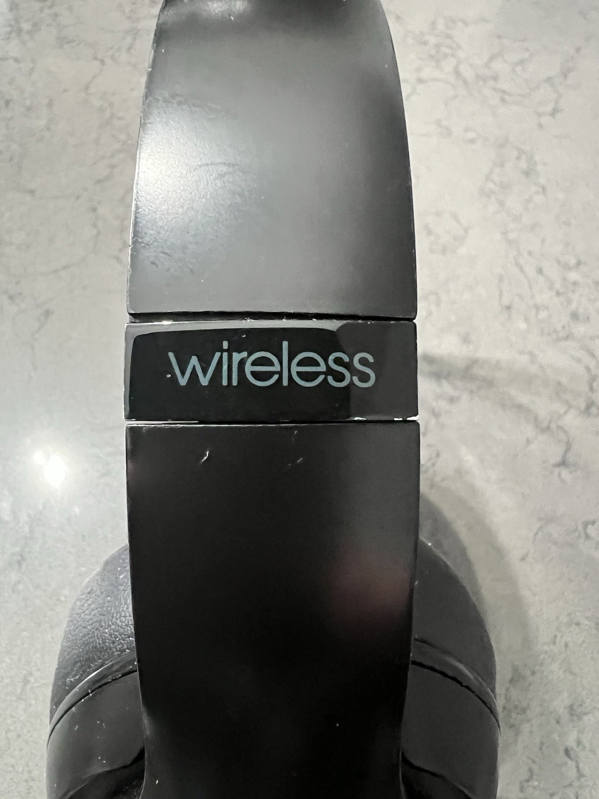 Beats by Dr. Dre Studio3 Over the Ear Wireless Headphones – Black Small Tear