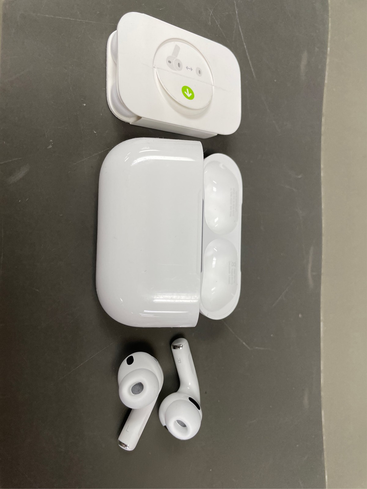 Apple AirPods Pro 3 – For Parts 1