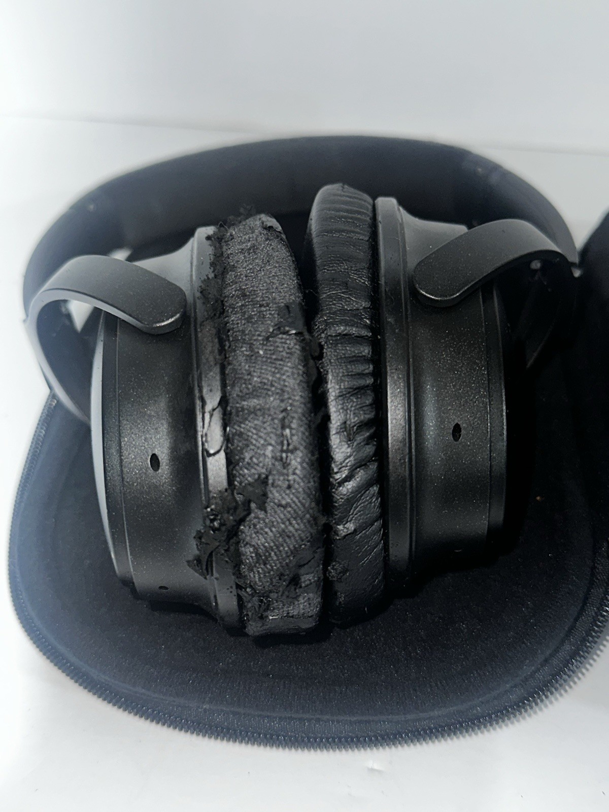 Bose QuietComfort 25 Acoustic Noise Cancelling Headphones Black Needs Pads