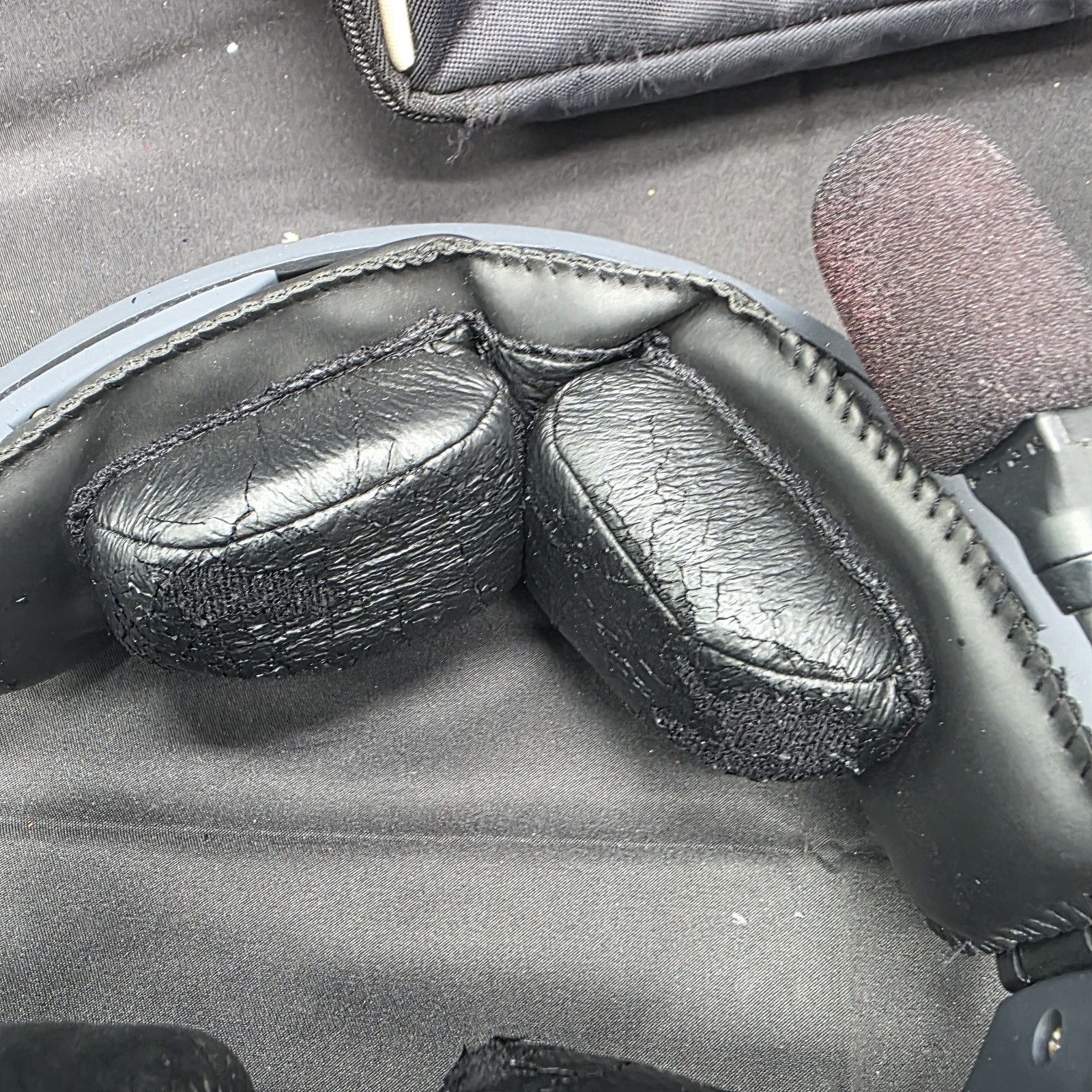 LightSPEED 15XL Aviation Headset w/ Microphone, Carrying Case