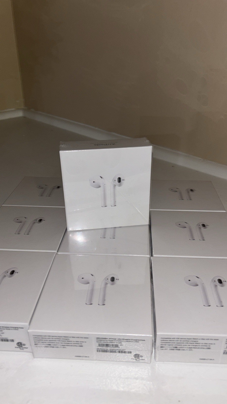 Apple AirPods Wireless Charging Case White Bluetooth Earbuds Lot of 10
