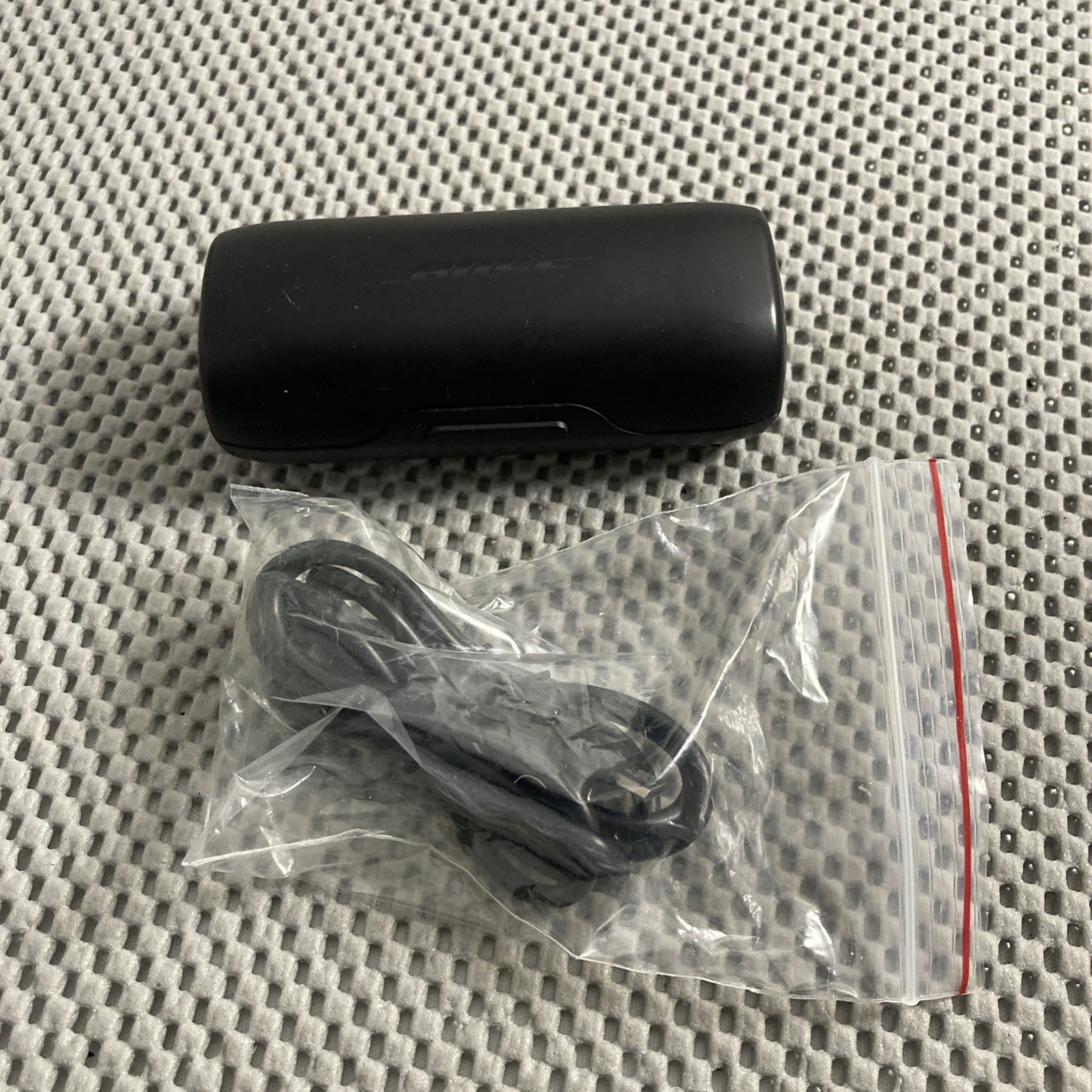 Bose SoundSport Free Wireless Bluetooth Earbuds Black with Built-In Microphone