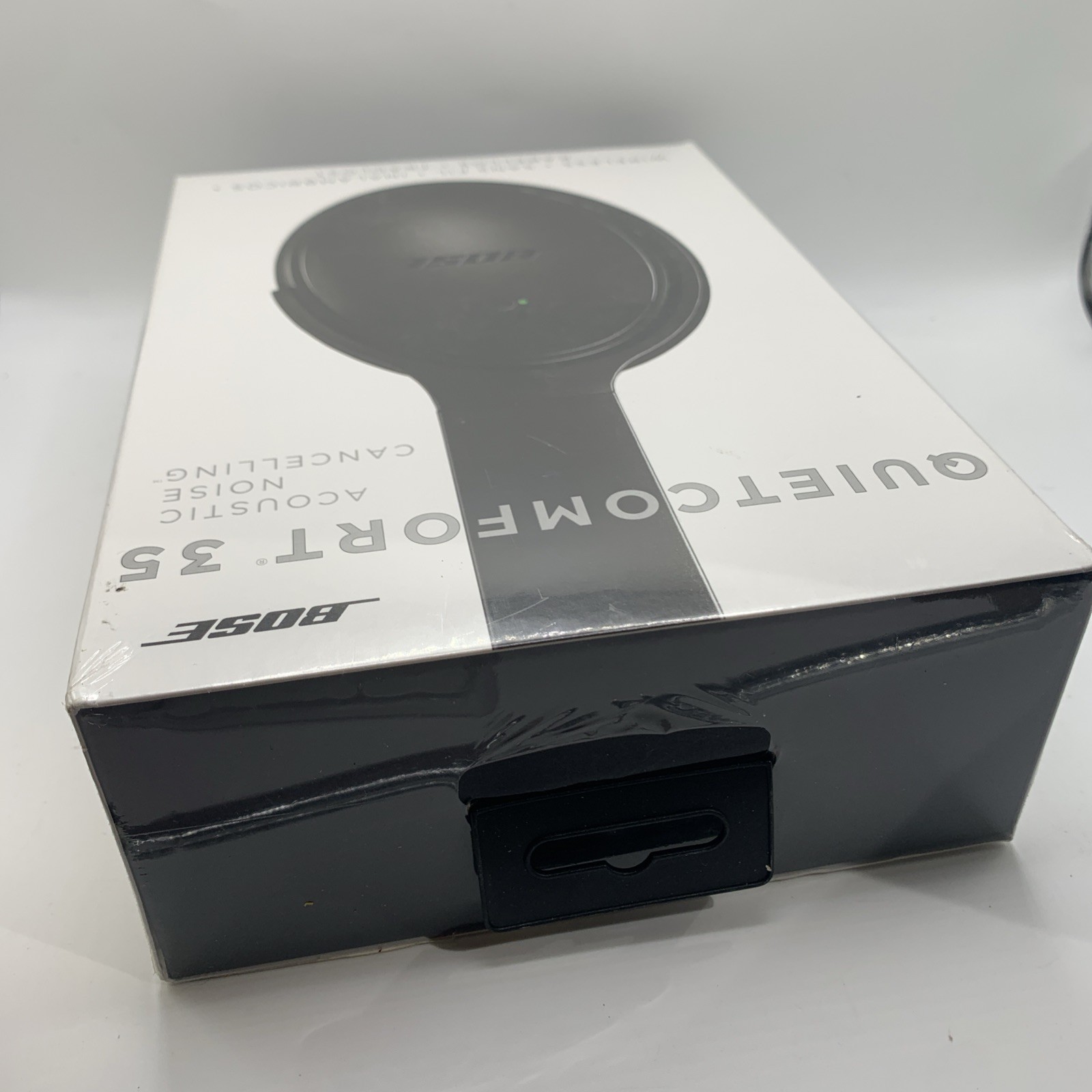 Bose QuietComfort 35 Over the Ear Wireless Headphones – Black brand new sealed
