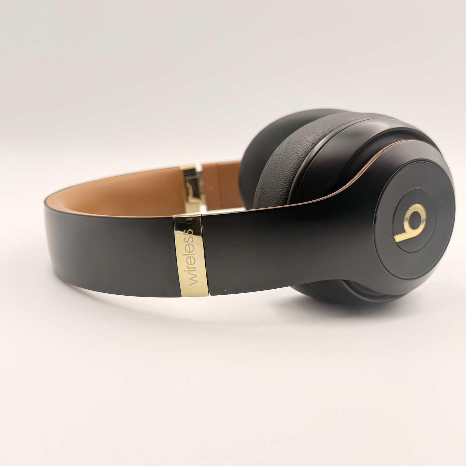 Beats Studio3 Wireless Over-Ear Headphones Skyline Midnight Black Bluetooth