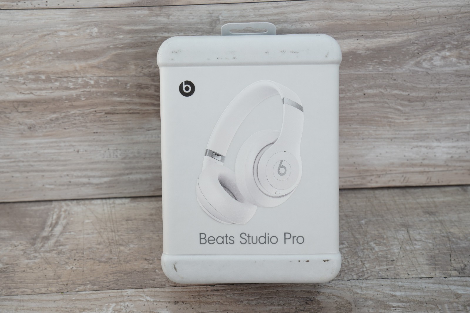 New Beats Studio Pro Wireless Over-Ear Bluetooth Headphones White MC2P4LL/A