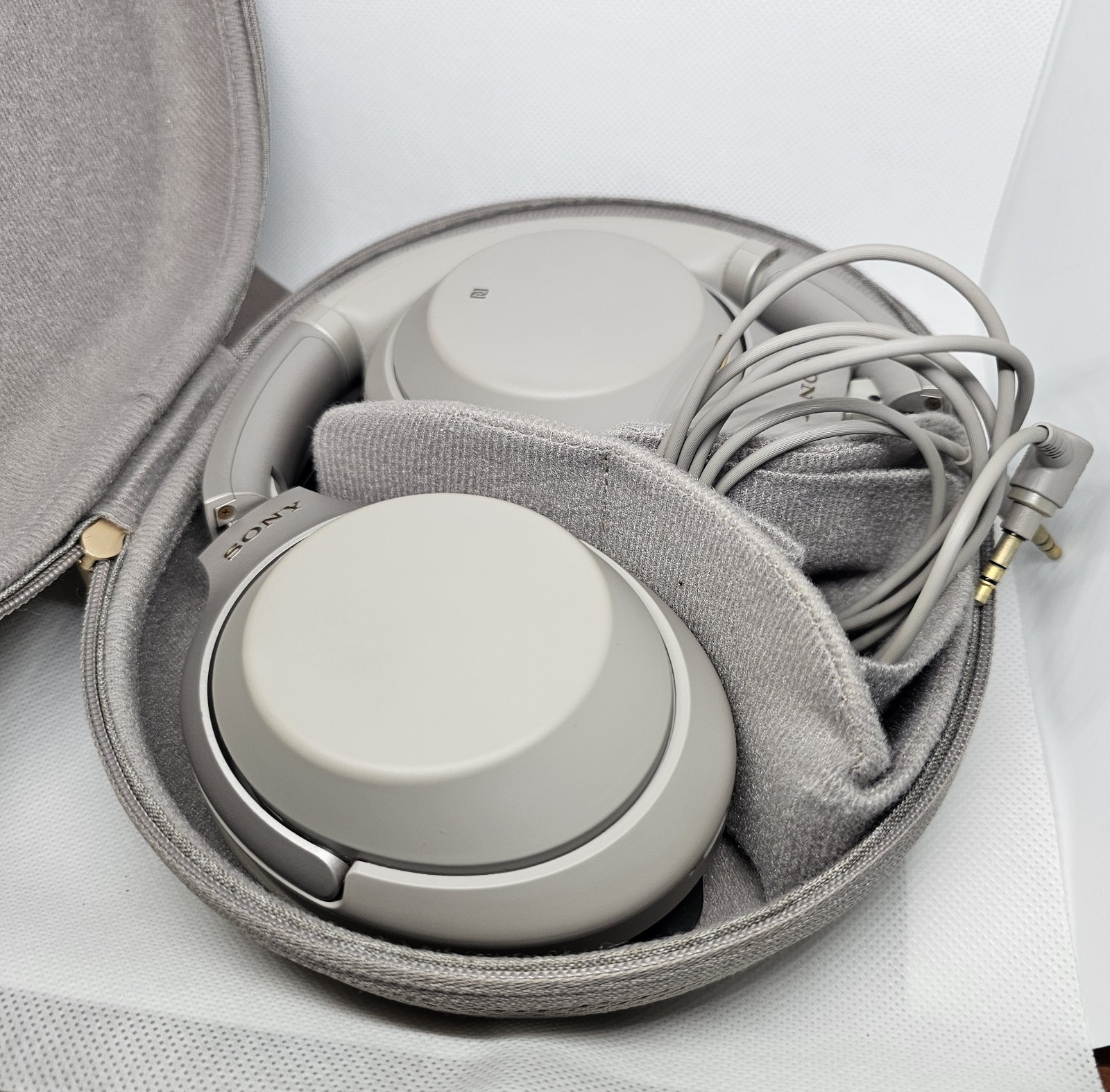 Genuine Sony WH-1000XM3 Wireless Noise-Cancelling Over-the-Ear Headphones Beige